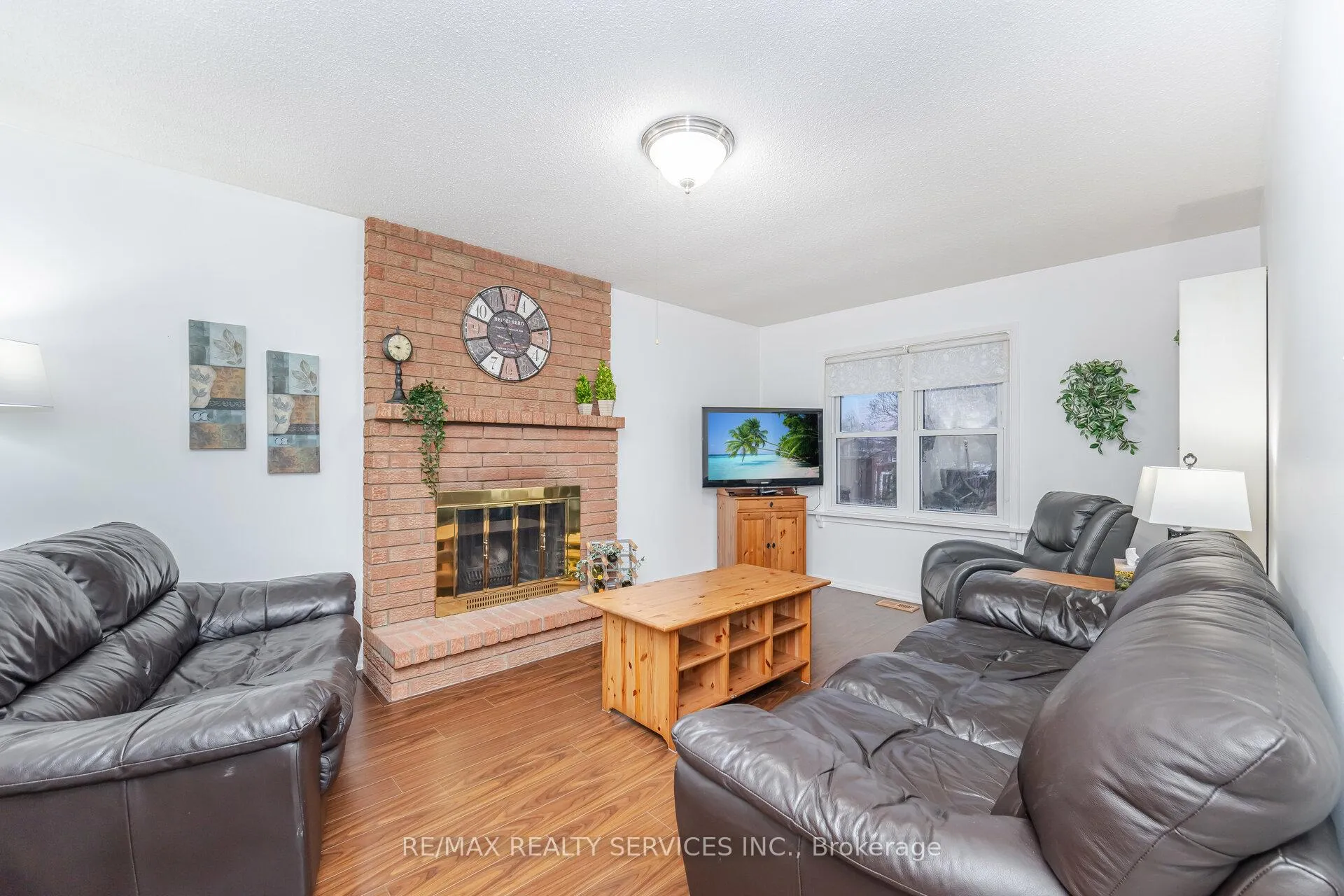 Photo 7 of 93 Wildercroft Avenue, Brampton, Brampton North — HOMEH