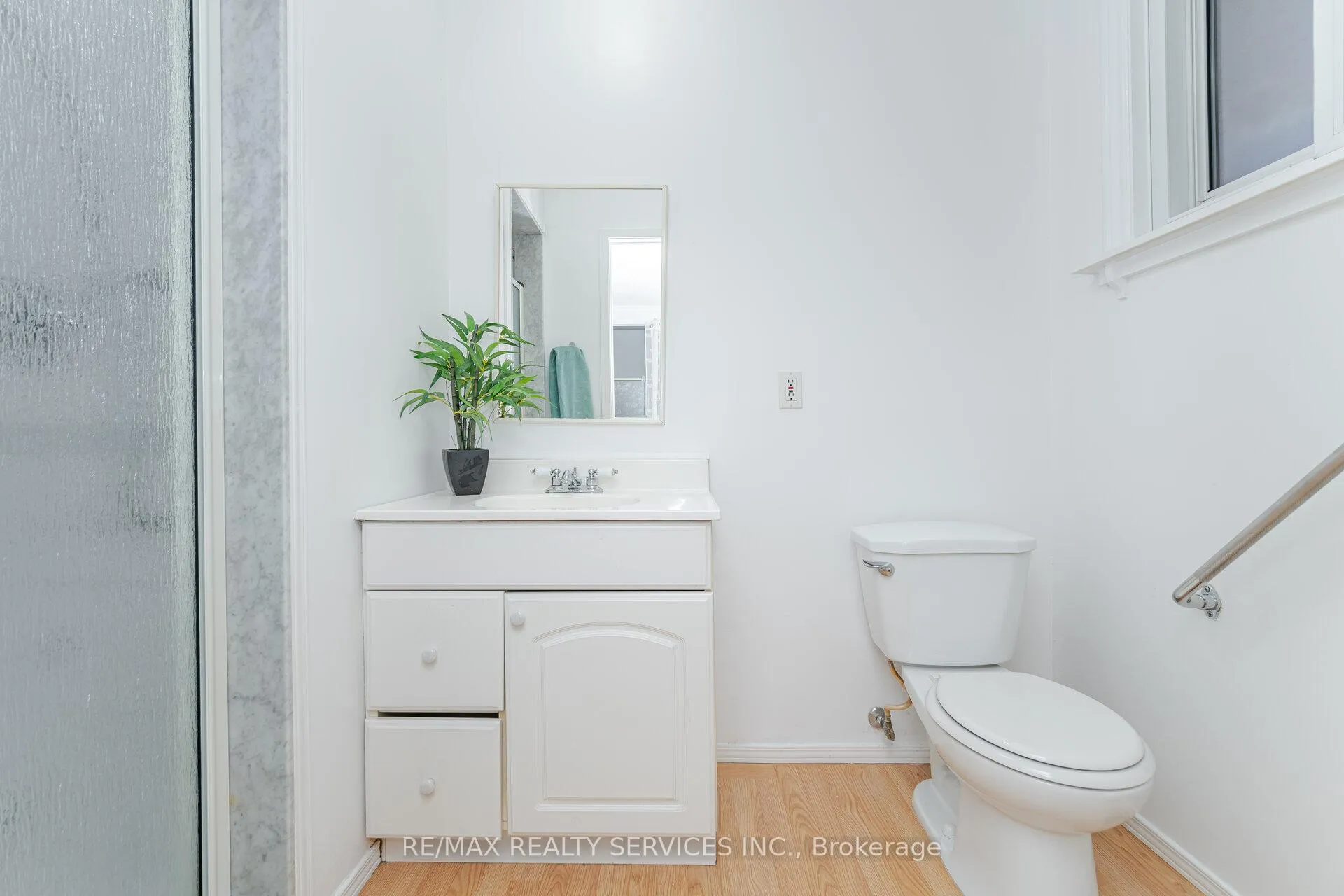 Photo 11 of 93 Wildercroft Avenue, Brampton, Brampton North — HOMEH