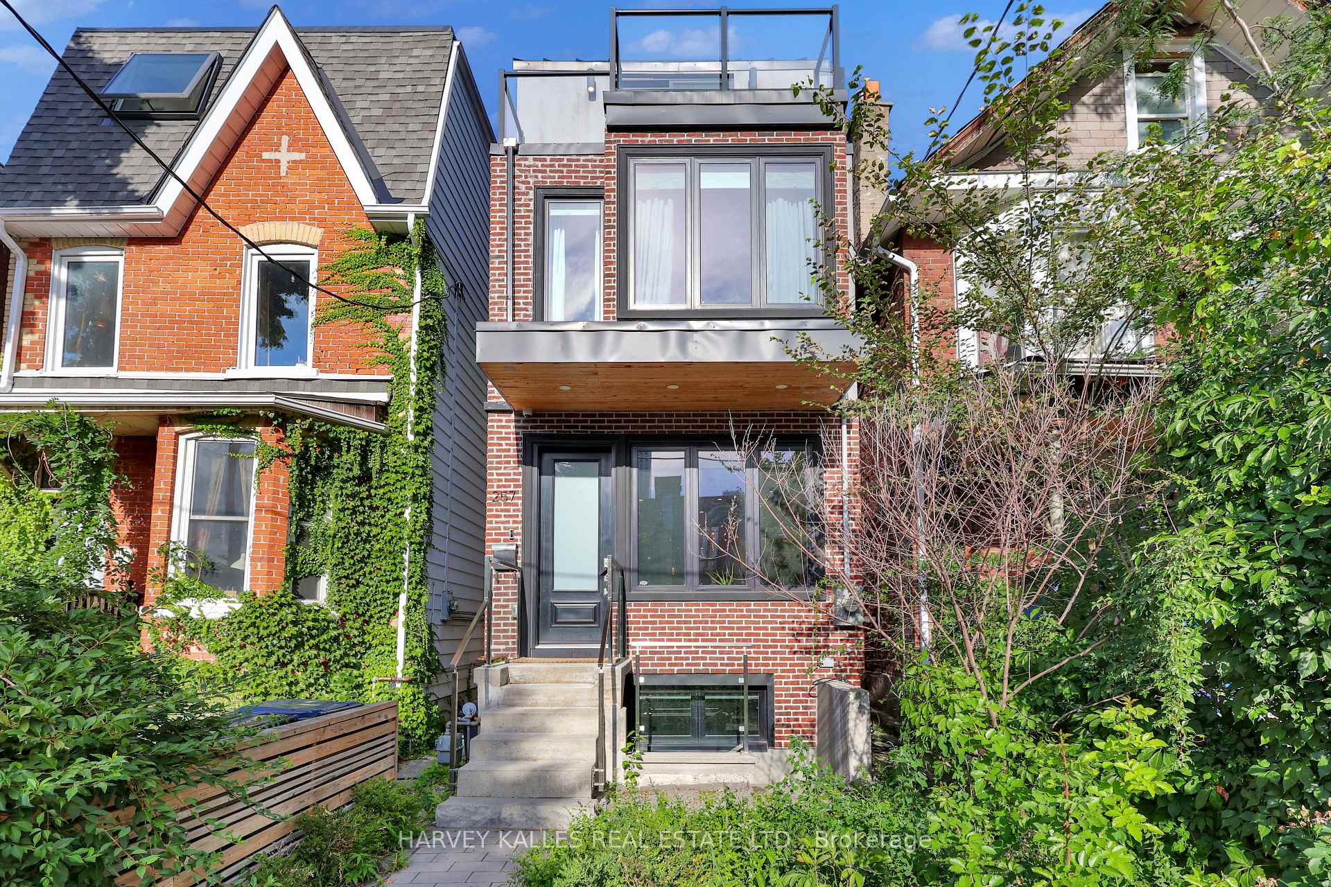 Front of 257 Borden Street