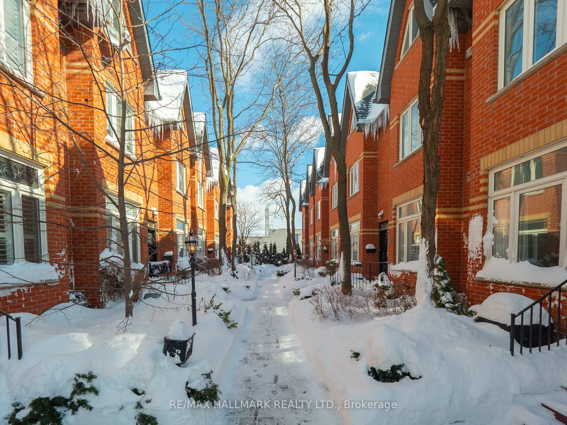 Photo 2 of 16 Old Primrose Lane, Toronto, Regent Park — HOMEH