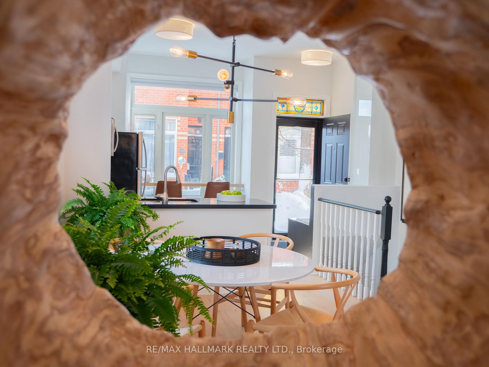 Photo 10 of 16 Old Primrose Lane, Toronto, Regent Park — HOMEH