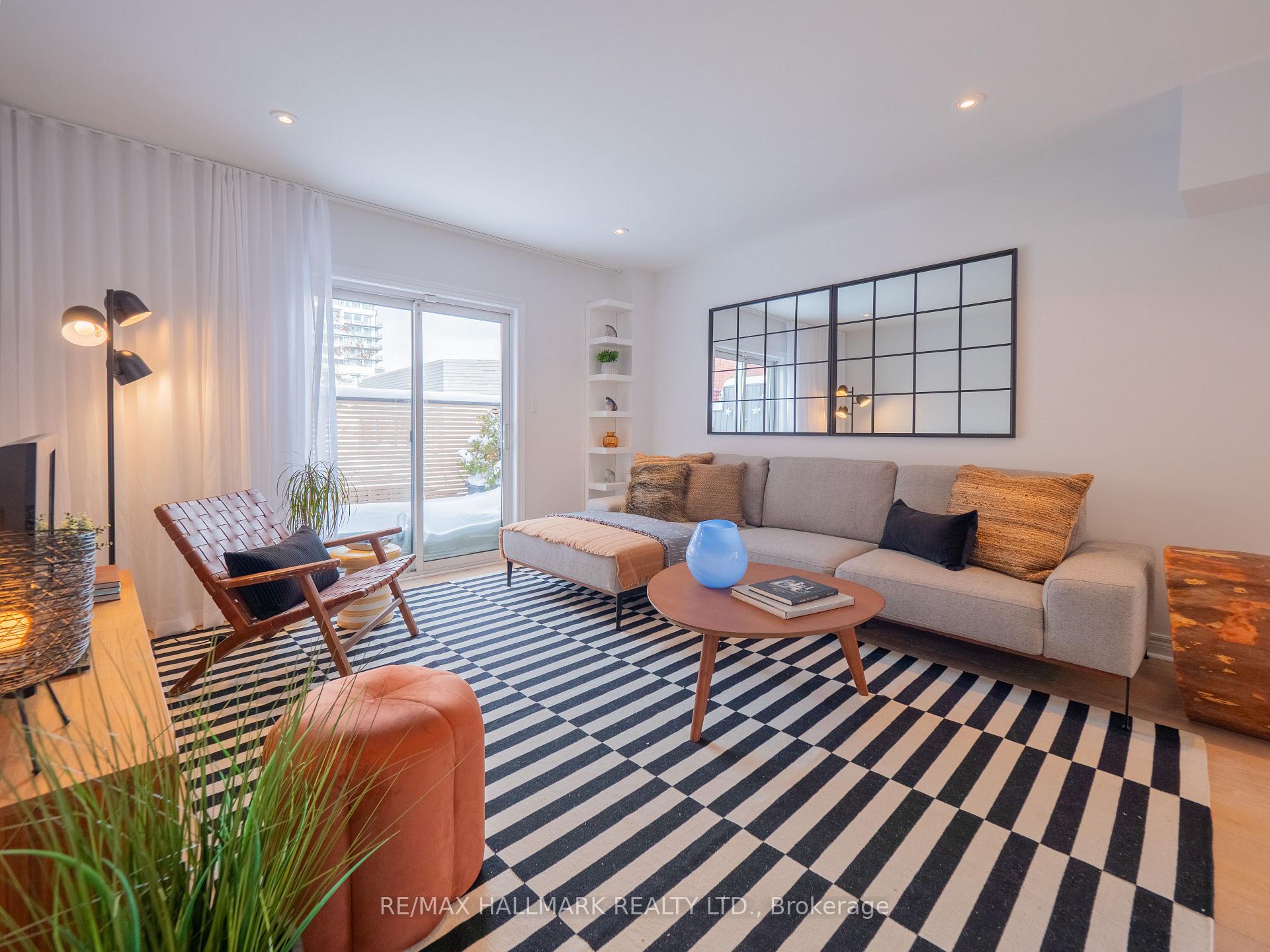 Photo 9 of 16 Old Primrose Lane, Toronto, Regent Park — HOMEH