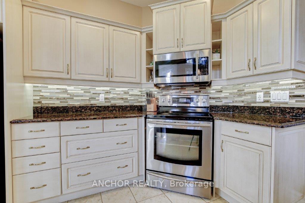 Photo 9 of 51 Pinehurst Drive W, Thames Centre, Dorchester — HOMEH
