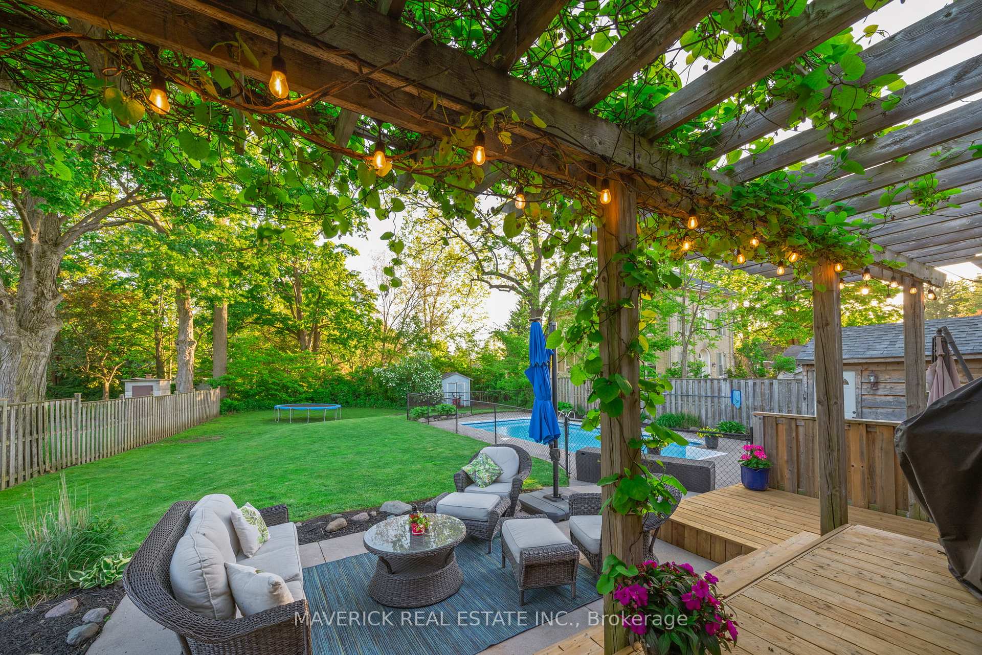 Photo 3 of 22371 Adelaide Road, Strathroy-Caradoc, Mount Brydges — HOMEH