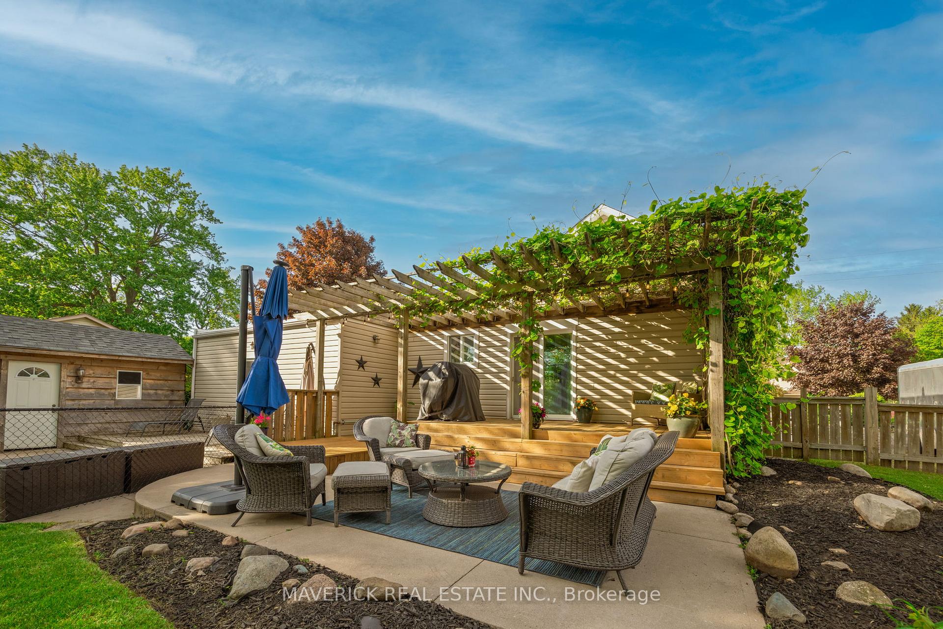 Photo 5 of 22371 Adelaide Road, Strathroy-Caradoc, Mount Brydges — HOMEH