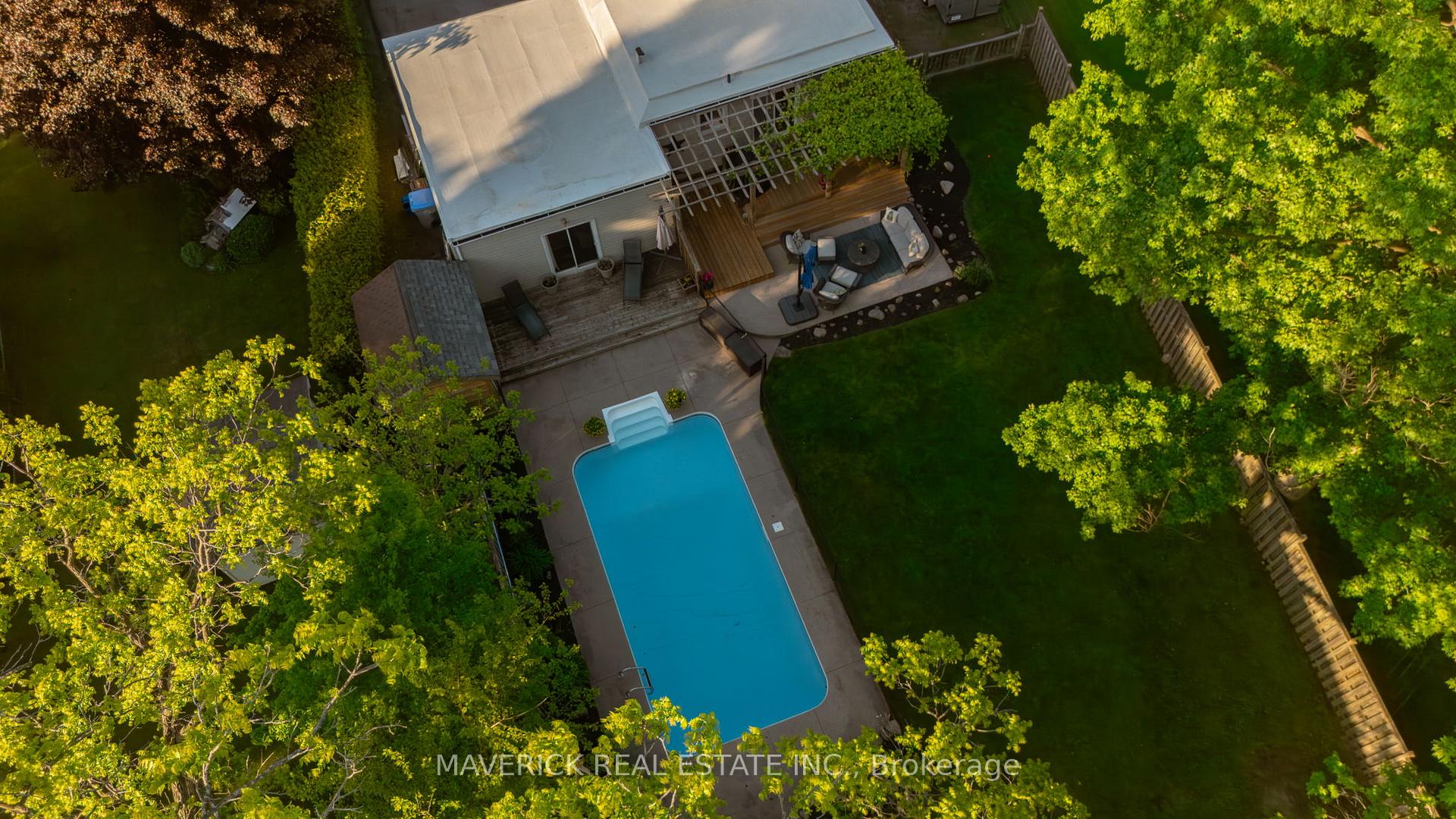 Photo 8 of 22371 Adelaide Road, Strathroy-Caradoc, Mount Brydges — HOMEH