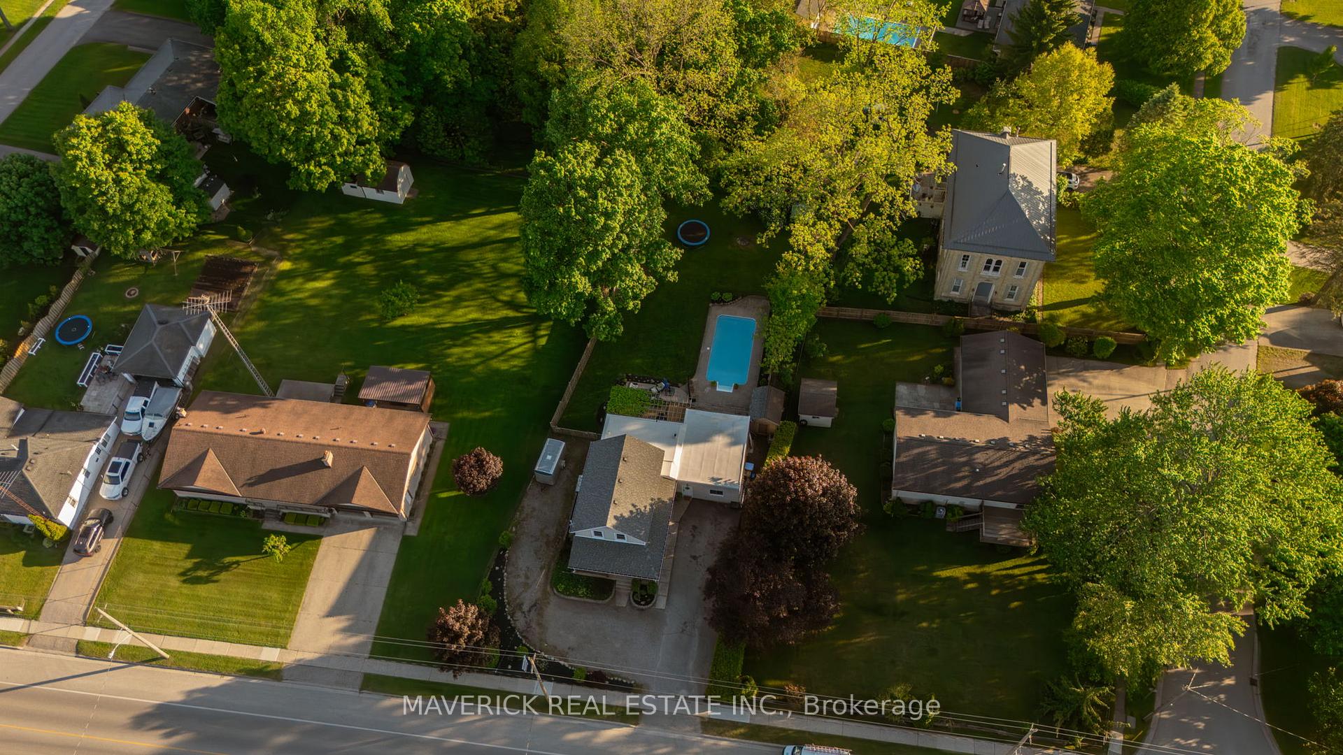 Photo 12 of 22371 Adelaide Road, Strathroy-Caradoc, Mount Brydges — HOMEH