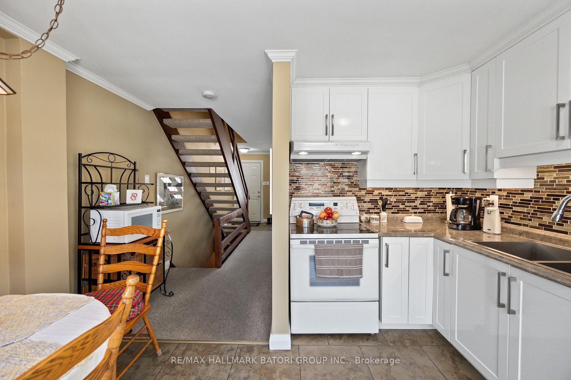 Photo 6 of 20 Rowley Avenue, Toronto, Mount Pleasant East — HOMEH