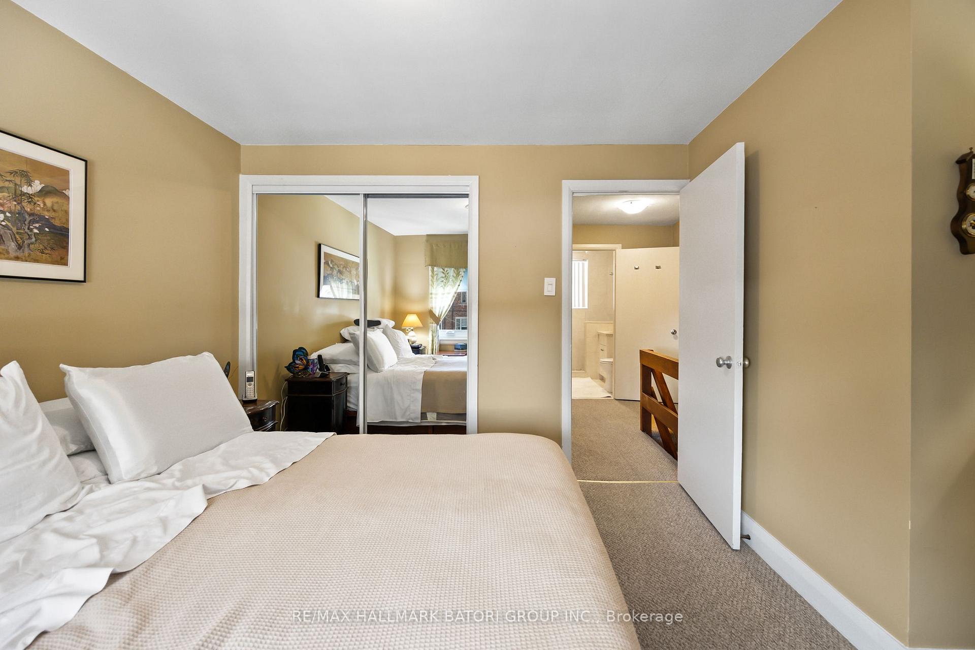 Photo 12 of 20 Rowley Avenue, Toronto, Mount Pleasant East — HOMEH
