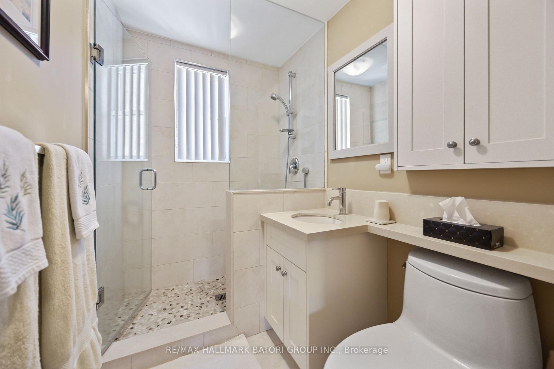 Photo 13 of 20 Rowley Avenue, Toronto, Mount Pleasant East — HOMEH