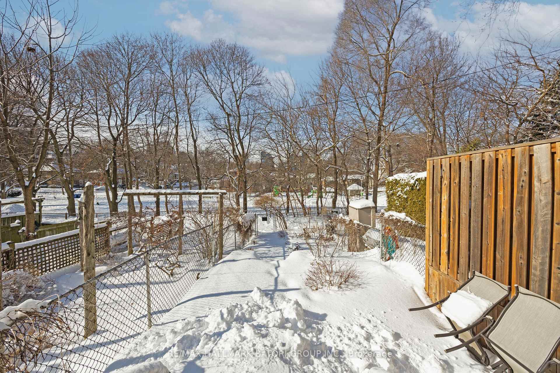 Photo 15 of 20 Rowley Avenue, Toronto, Mount Pleasant East — HOMEH