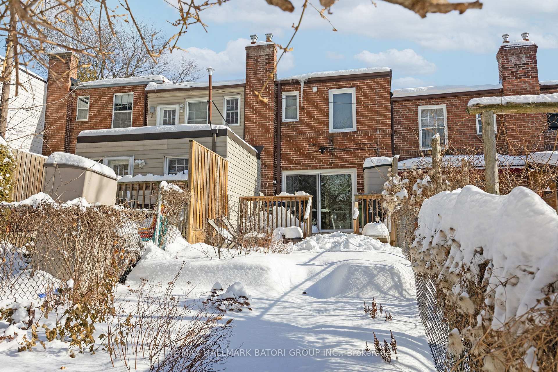 Photo 16 of 20 Rowley Avenue, Toronto, Mount Pleasant East — HOMEH