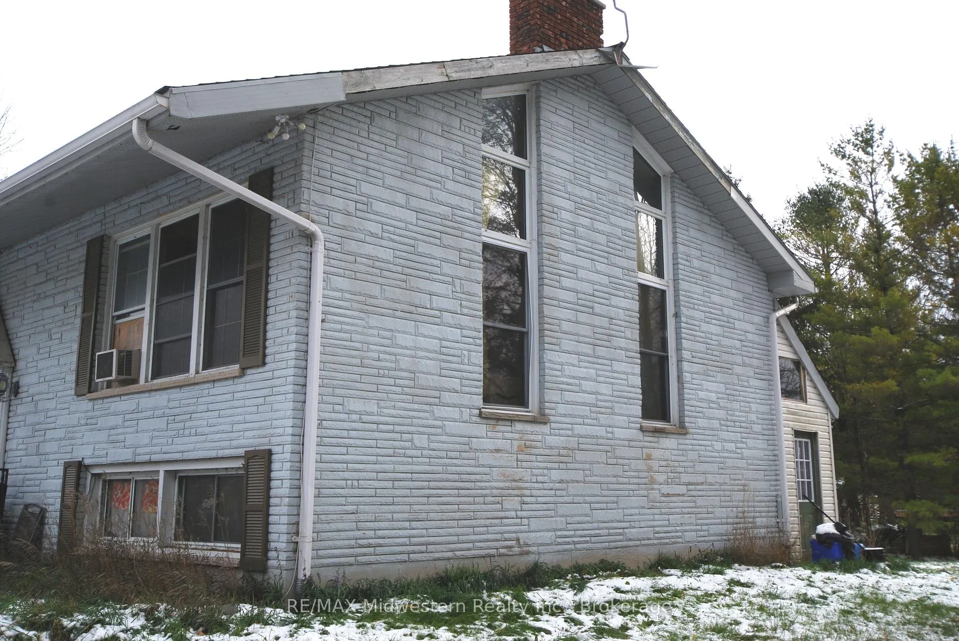 Photo 3 of 79 Elora Street N, Minto — HOMEH
