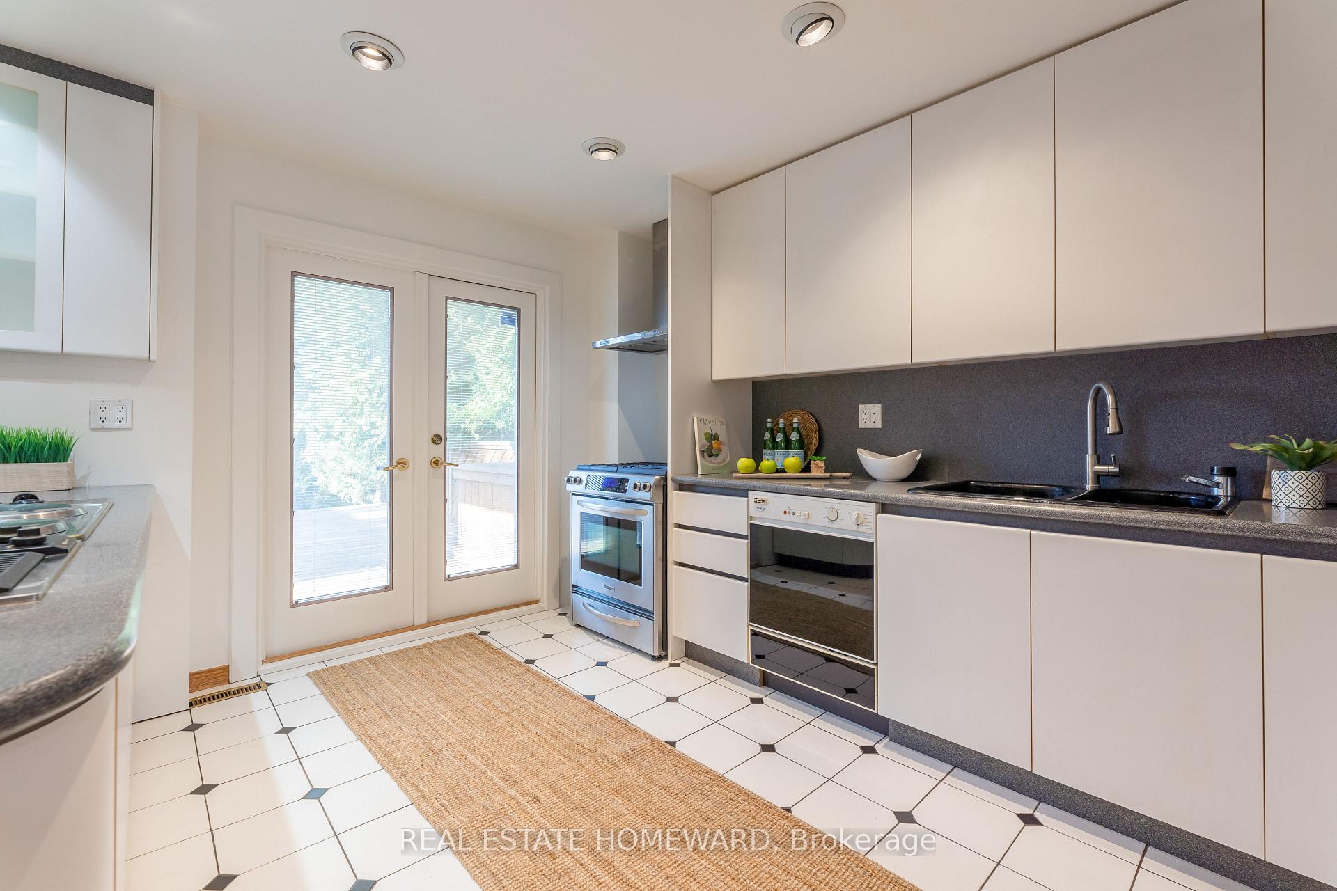 Photo 11 of 416 Roehampton Avenue, Toronto, Mount Pleasant East — HOMEH