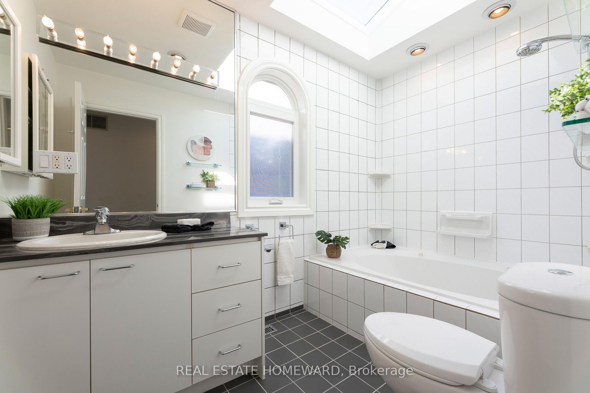 Photo 21 of 416 Roehampton Avenue, Toronto, Mount Pleasant East — HOMEH