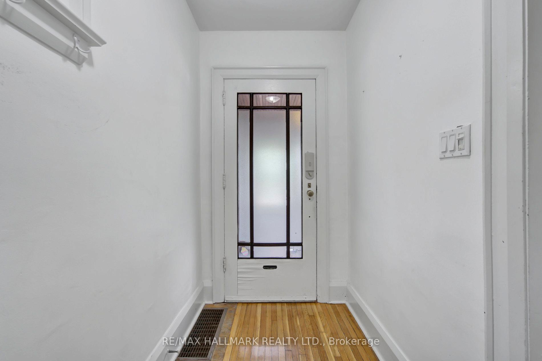 Photo 4 of 9 Costain Avenue, Toronto, East End-Danforth — HOMEH