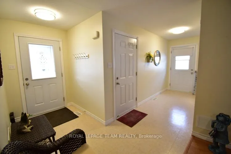 Photo 3 of 5516 Meadowbrook Drive, South Dundas, Iroquois — HOMEH
