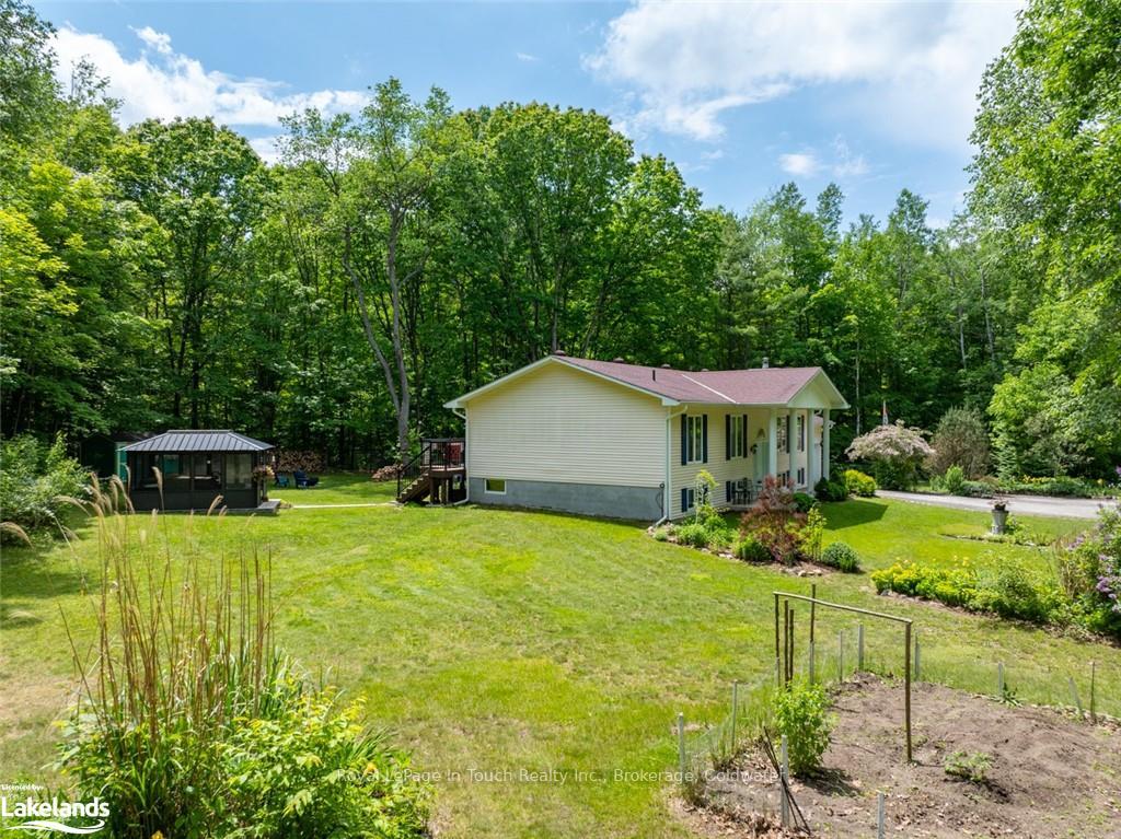 Photo 3 of 1445 Rosemount Road, Tay, Rural Tay — HOMEH