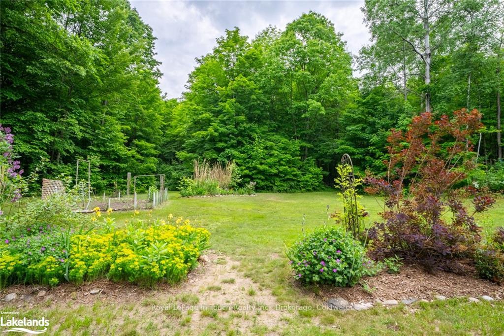 Photo 11 of 1445 Rosemount Road, Tay, Rural Tay — HOMEH