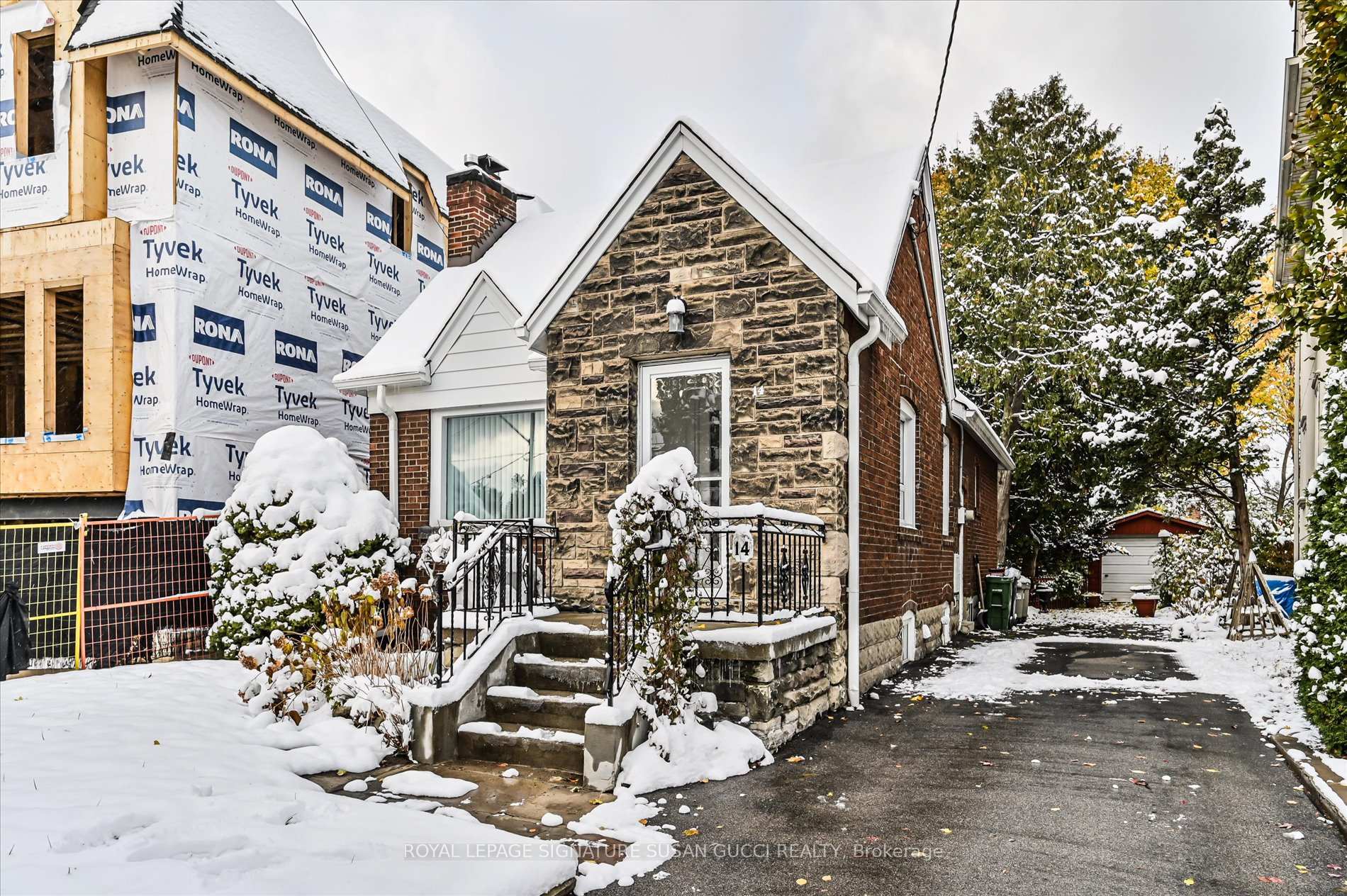 Photo 2 of 14 Dustan Crescent, Toronto, East York — HOMEH