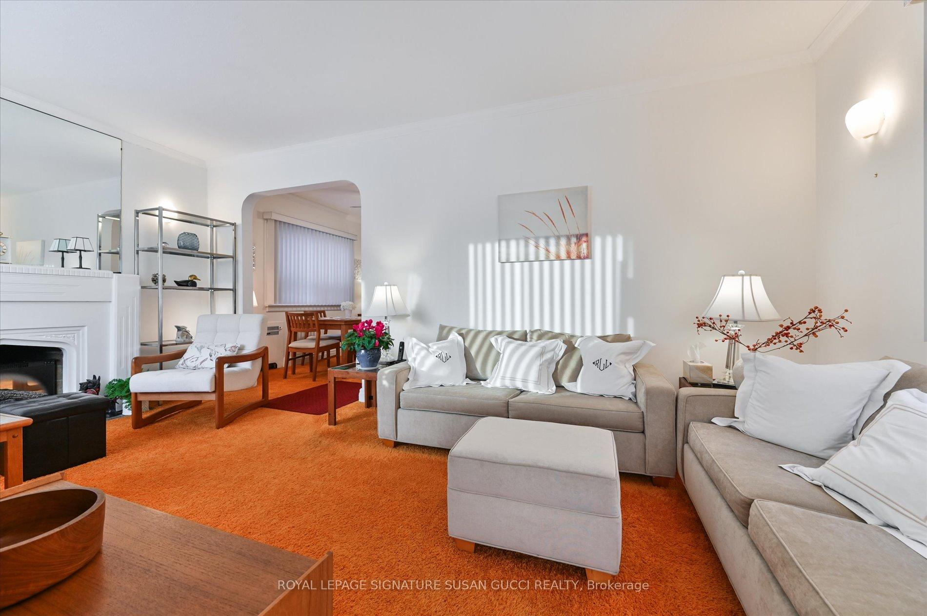 Photo 4 of 14 Dustan Crescent, Toronto, East York — HOMEH