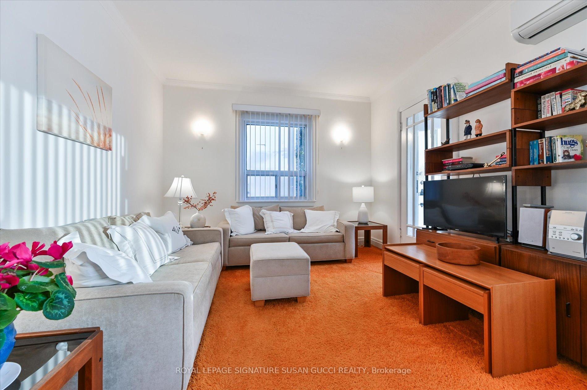 Photo 5 of 14 Dustan Crescent, Toronto, East York — HOMEH