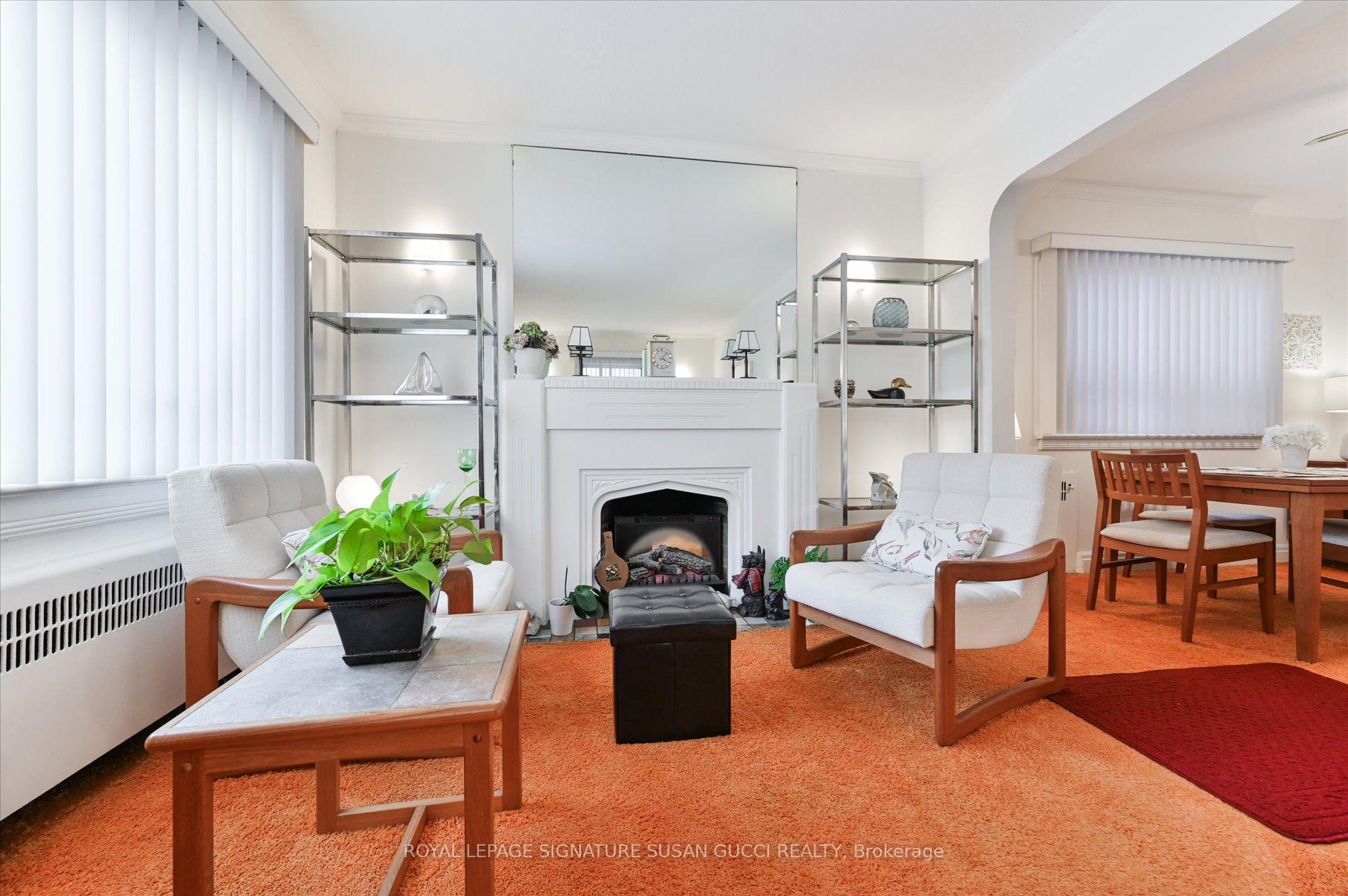 Photo 6 of 14 Dustan Crescent, Toronto, East York — HOMEH
