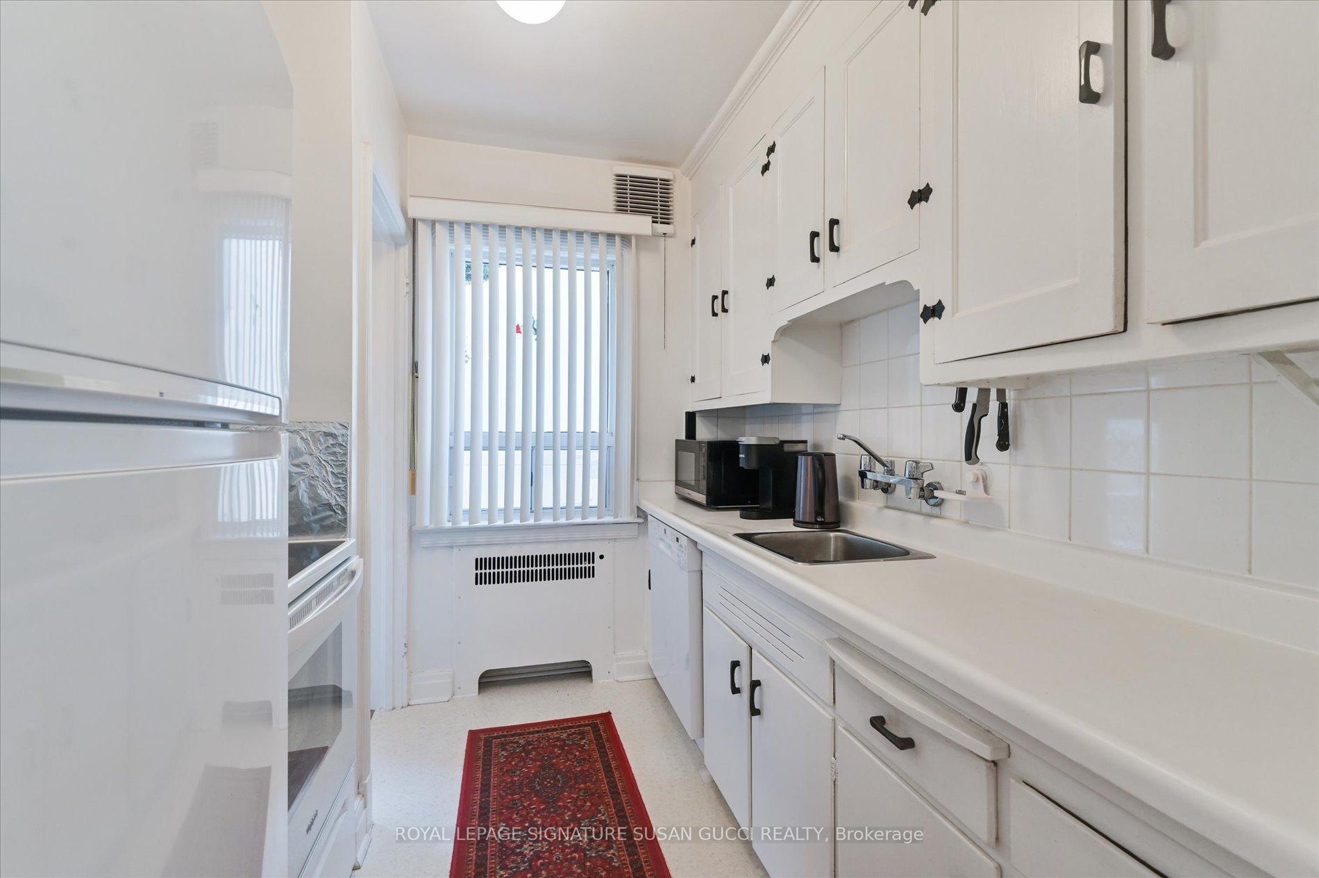 Photo 10 of 14 Dustan Crescent, Toronto, East York — HOMEH