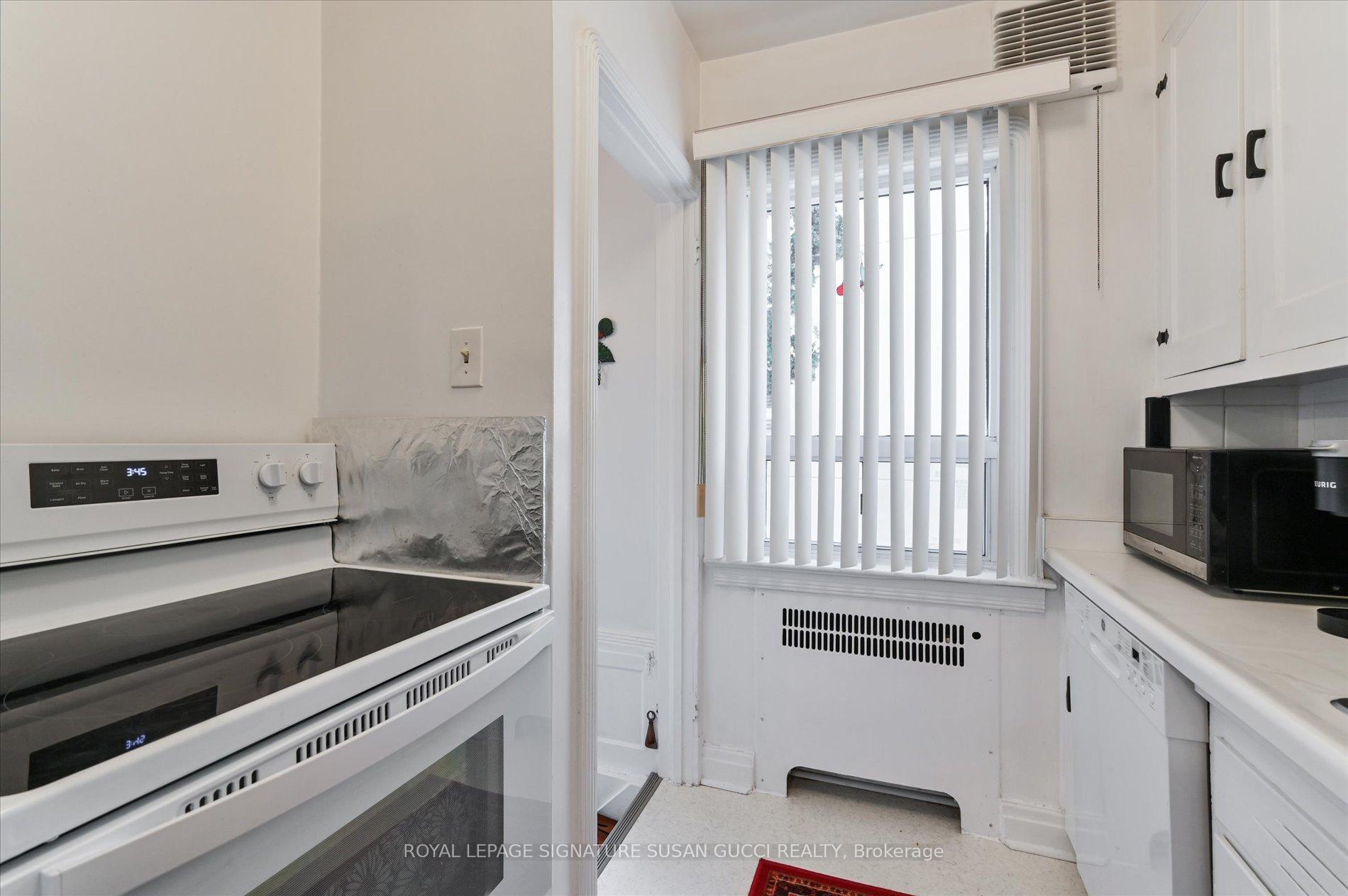 Photo 11 of 14 Dustan Crescent, Toronto, East York — HOMEH