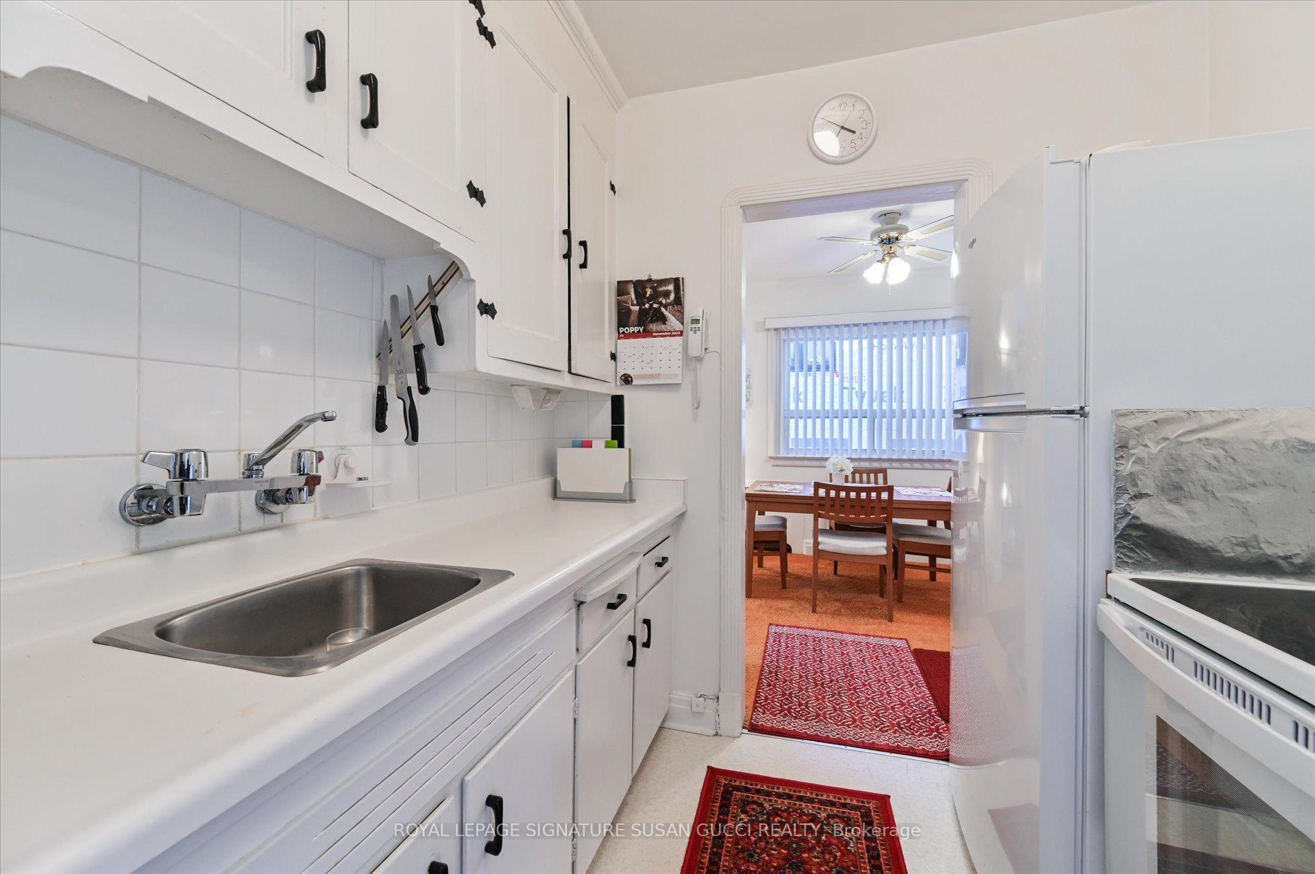 Photo 12 of 14 Dustan Crescent, Toronto, East York — HOMEH