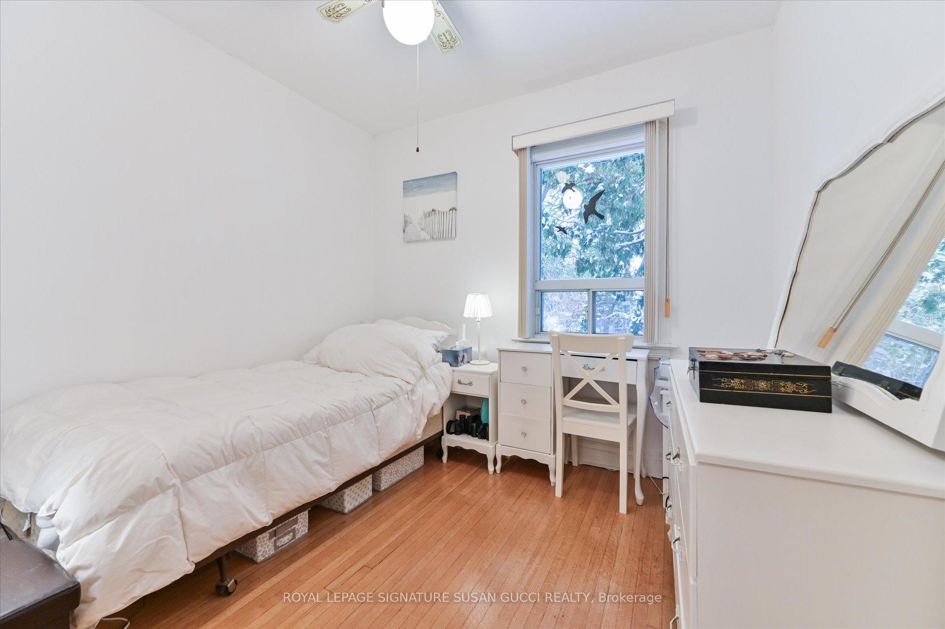 Photo 15 of 14 Dustan Crescent, Toronto, East York — HOMEH