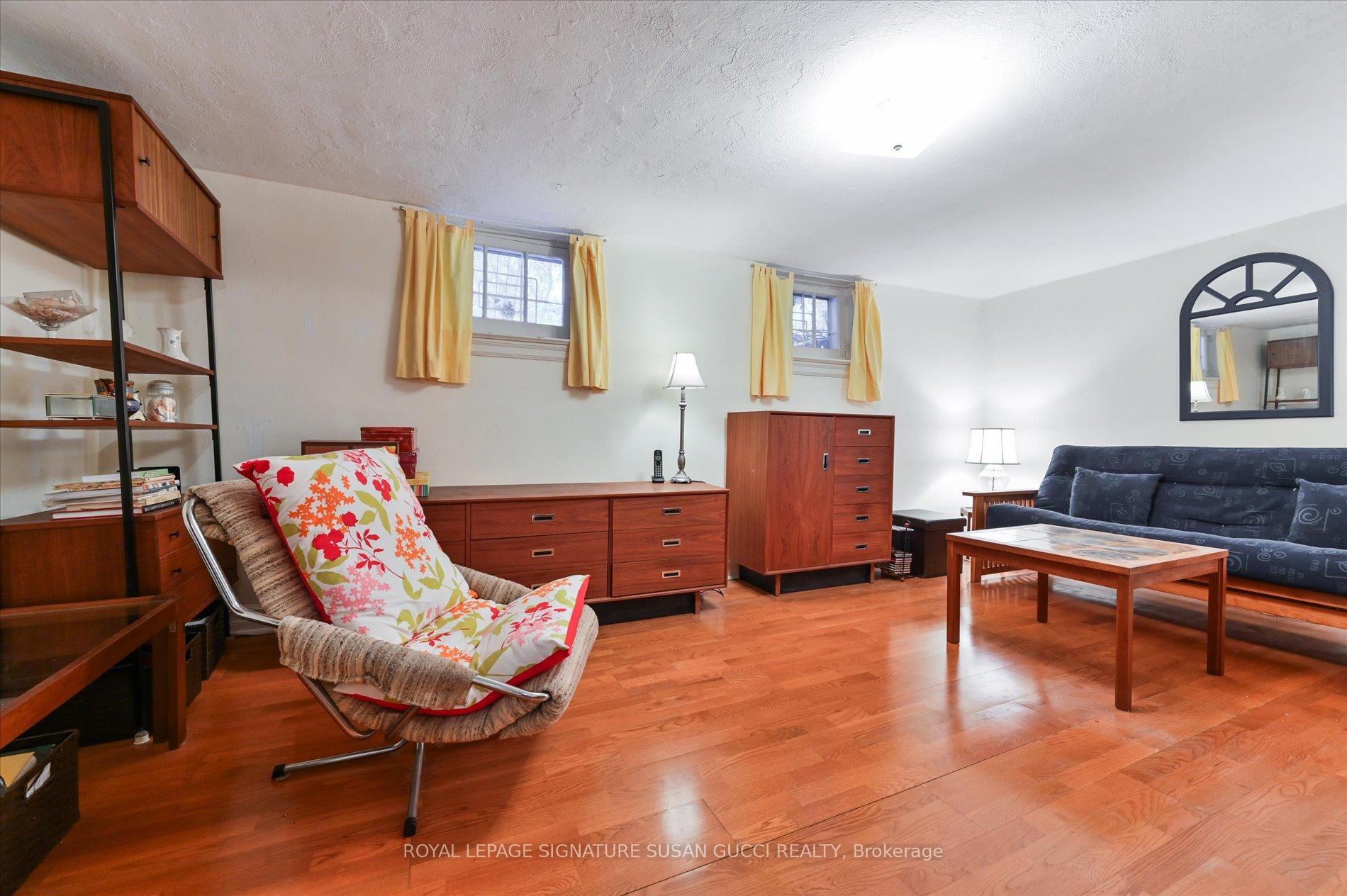 Photo 17 of 14 Dustan Crescent, Toronto, East York — HOMEH