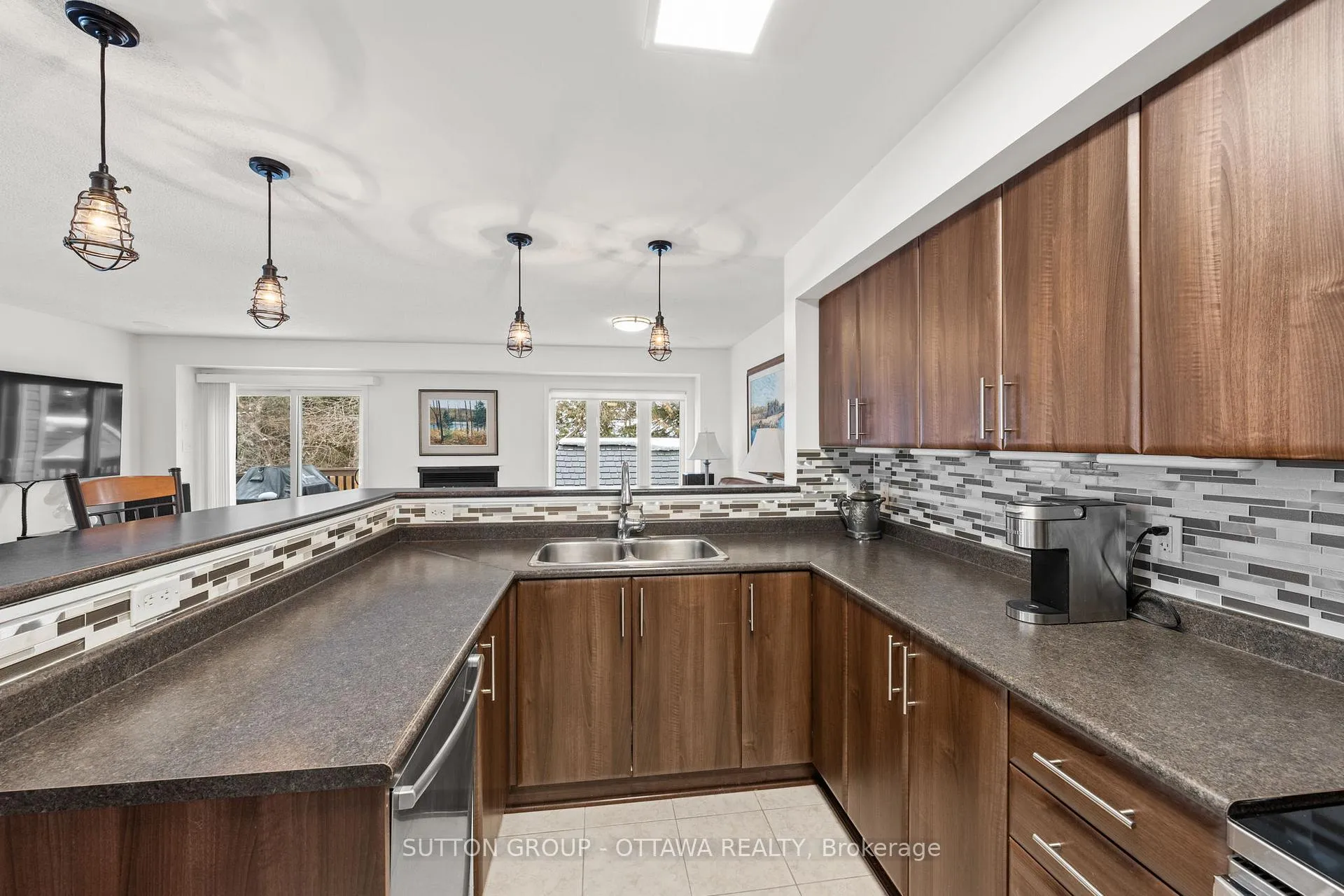 Photo 9 of 225 Vision Street, Ottawa, Riverside South/Gloucester Glen — HOMEH