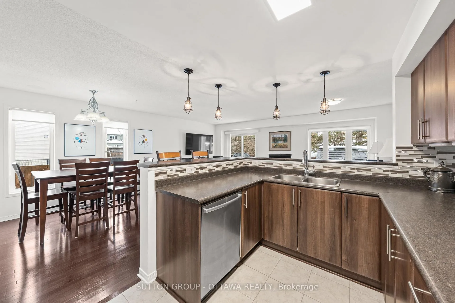 Photo 10 of 225 Vision Street, Ottawa, Riverside South/Gloucester Glen — HOMEH