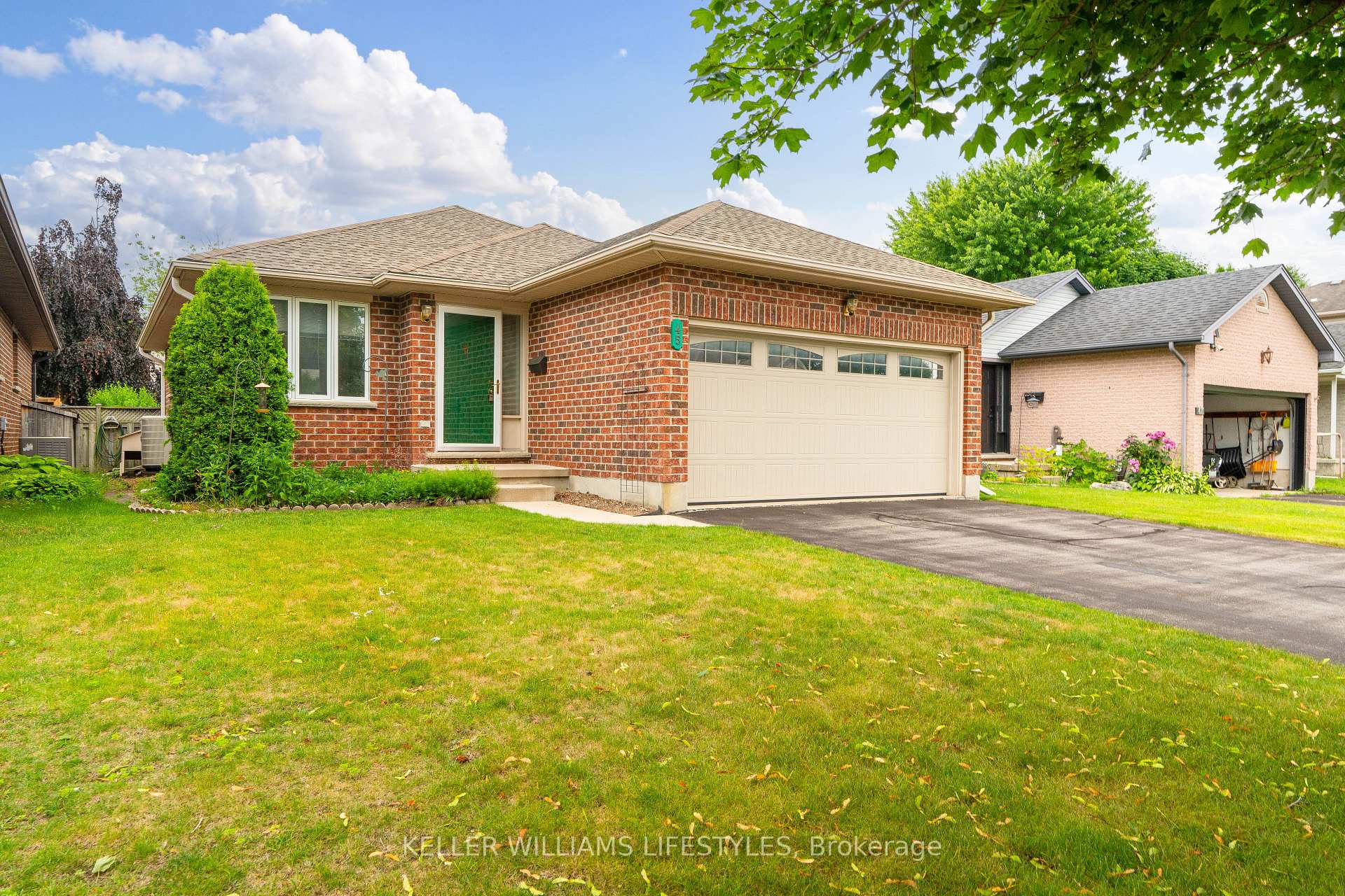 Photo 3 of 45 Hickory Boulevard W, Strathroy-Caradoc, SE — HOMEH