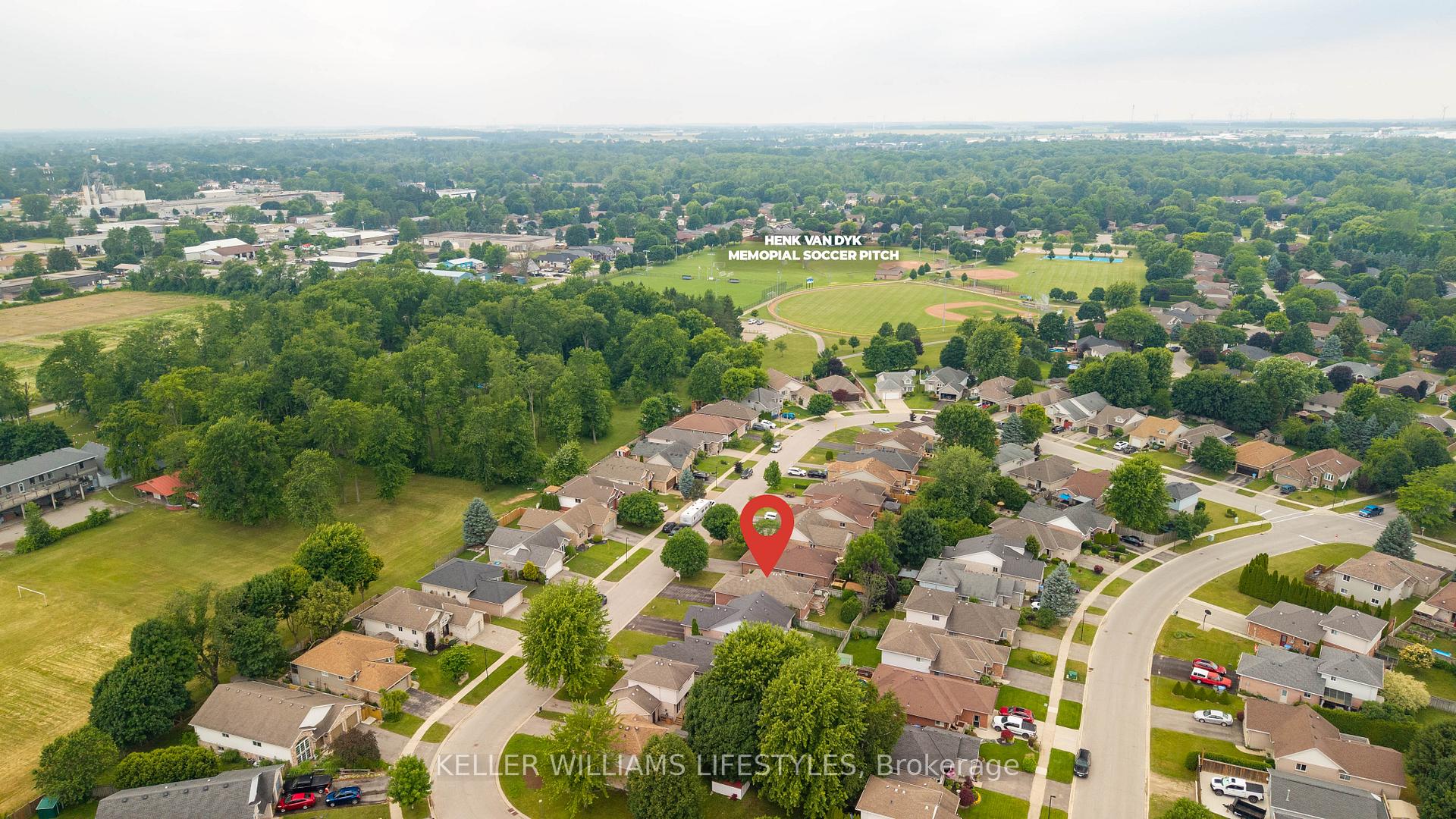 Photo 7 of 45 Hickory Boulevard W, Strathroy-Caradoc, SE — HOMEH
