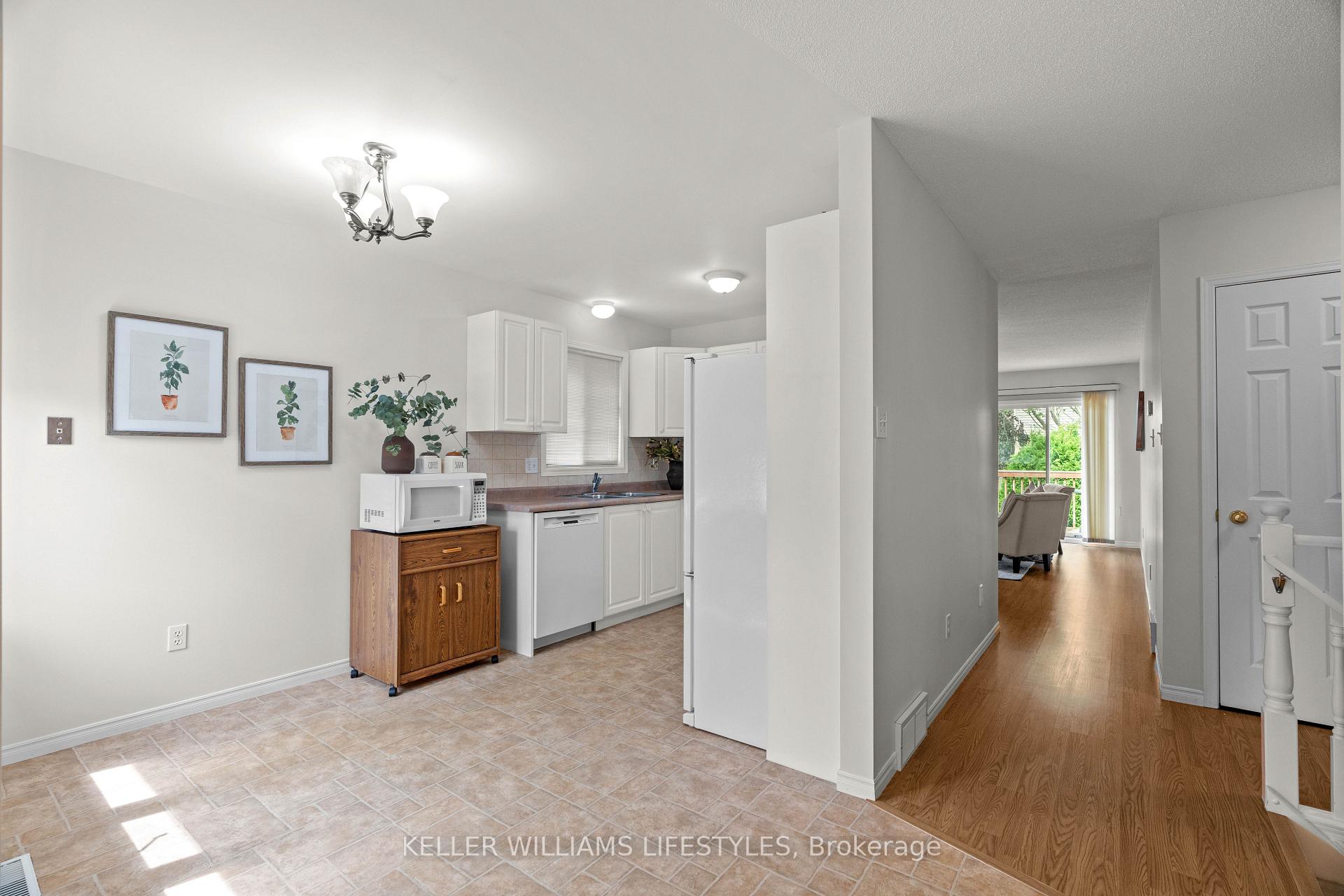 Photo 10 of 45 Hickory Boulevard W, Strathroy-Caradoc, SE — HOMEH