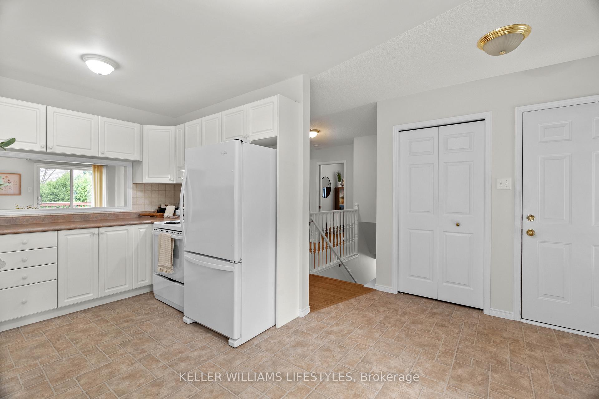Photo 13 of 45 Hickory Boulevard W, Strathroy-Caradoc, SE — HOMEH