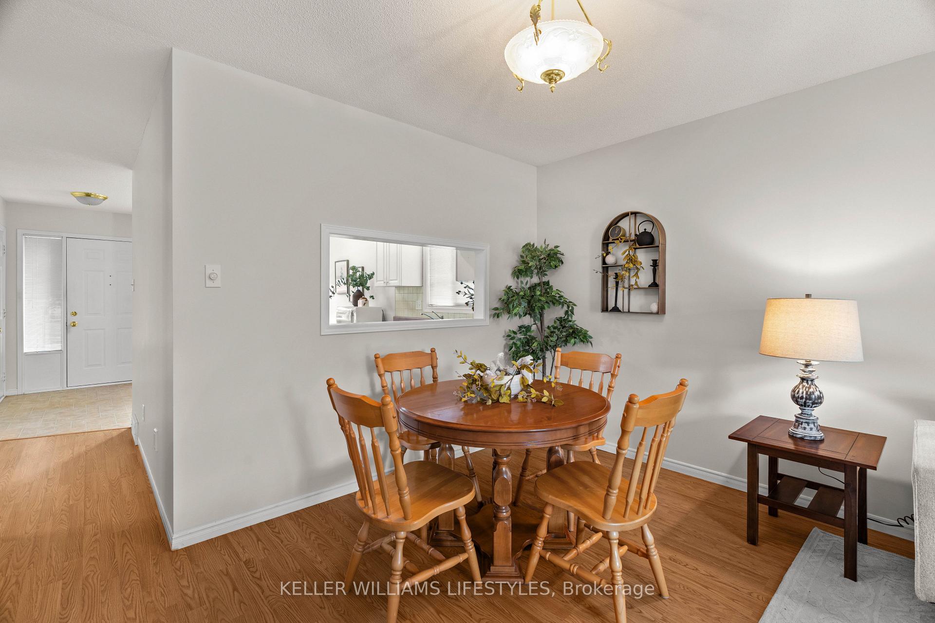 Photo 17 of 45 Hickory Boulevard W, Strathroy-Caradoc, SE — HOMEH
