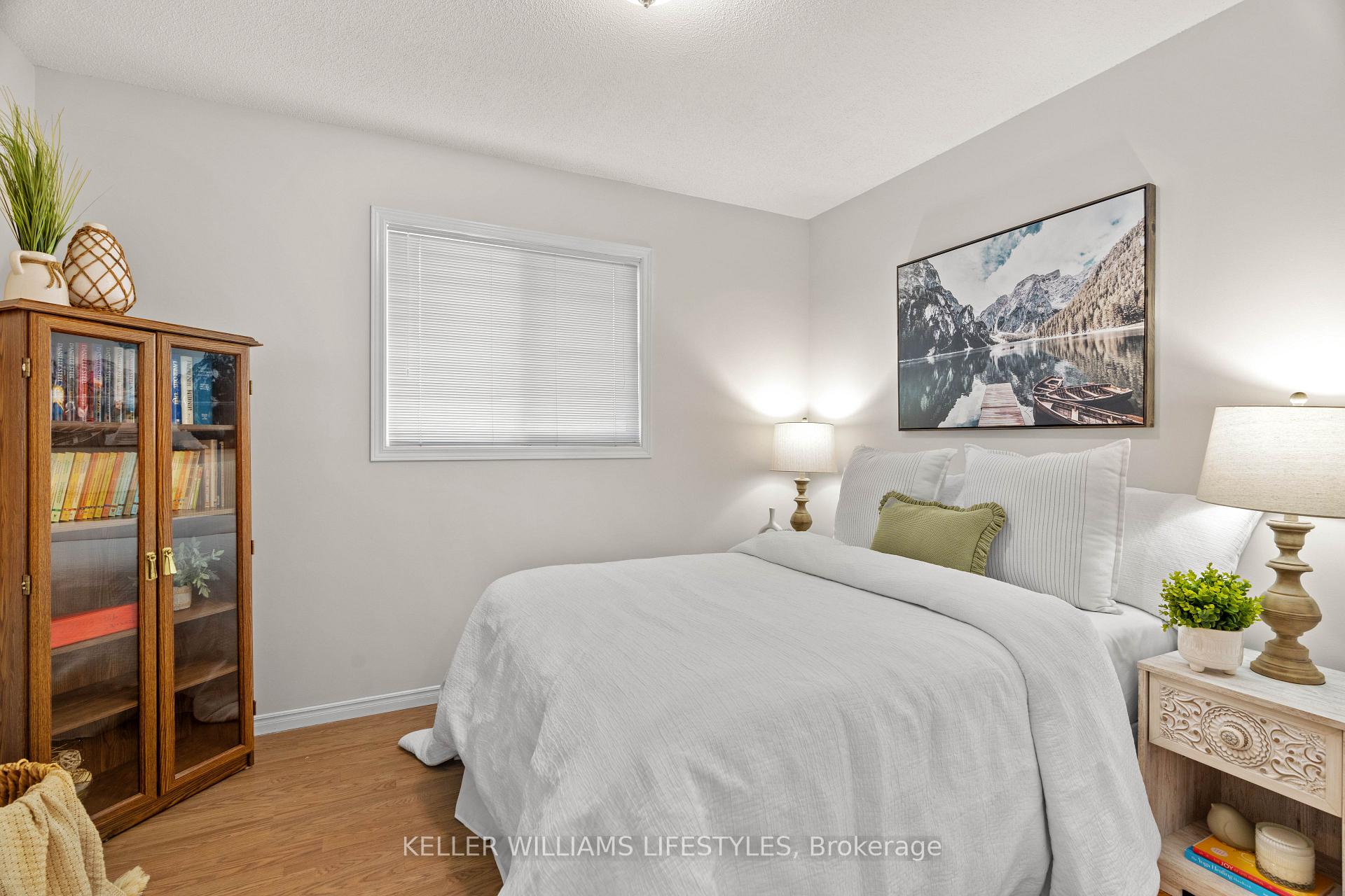 Photo 21 of 45 Hickory Boulevard W, Strathroy-Caradoc, SE — HOMEH