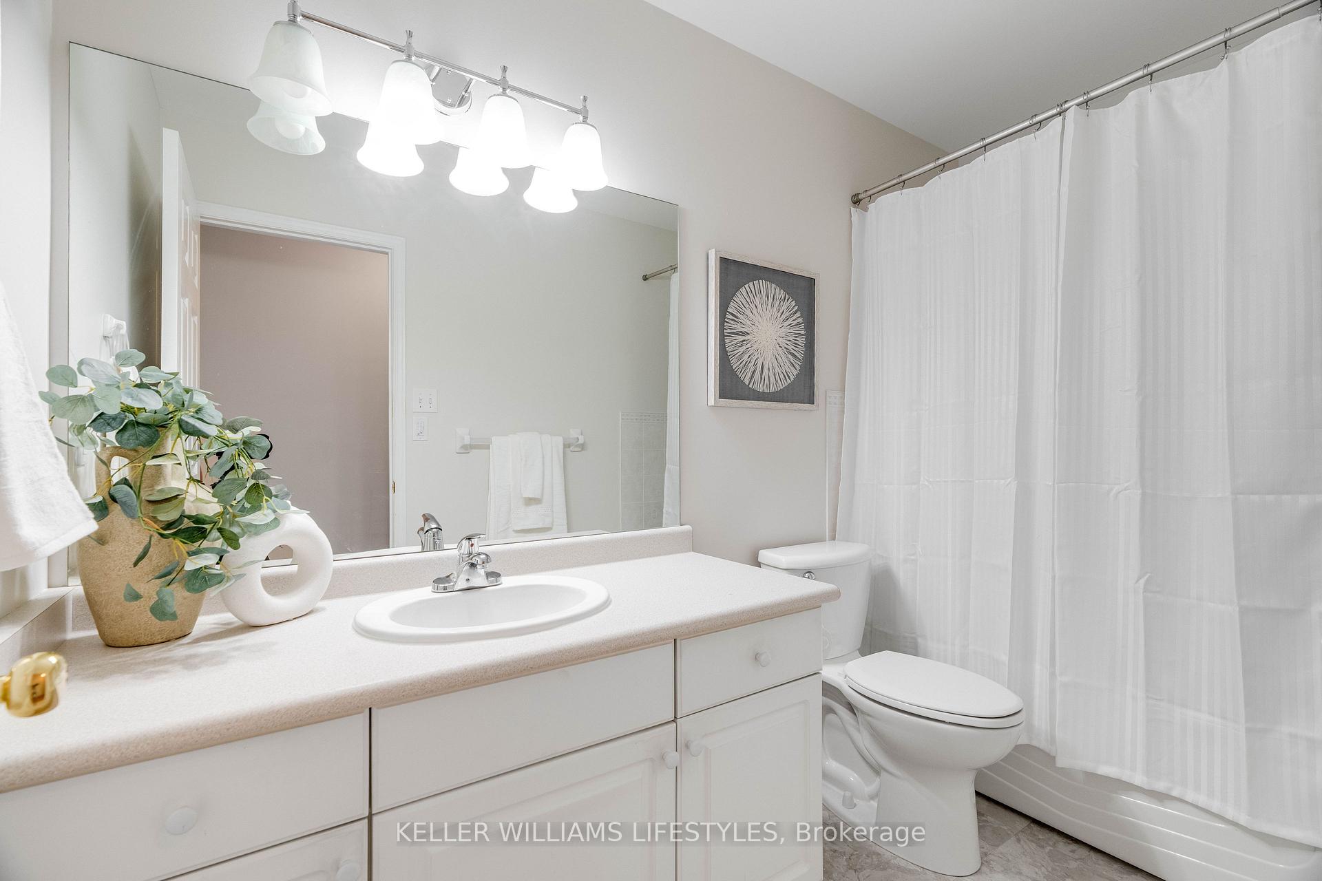 Photo 23 of 45 Hickory Boulevard W, Strathroy-Caradoc, SE — HOMEH