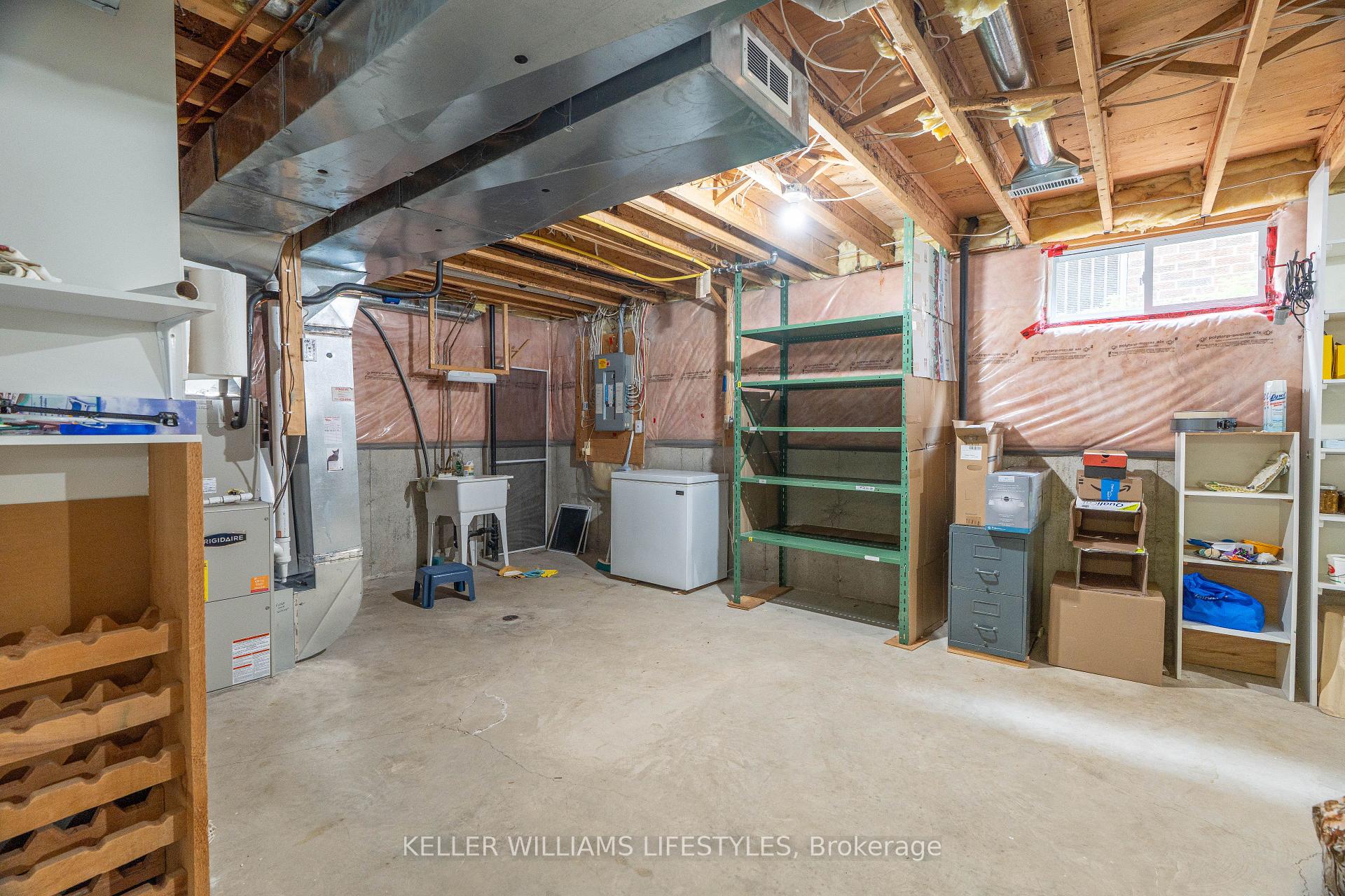 Photo 34 of 45 Hickory Boulevard W, Strathroy-Caradoc, SE — HOMEH