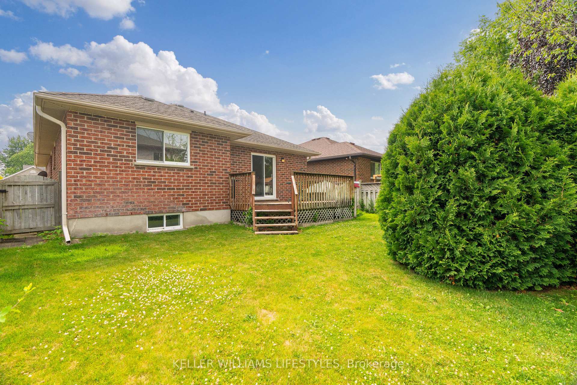 Photo 39 of 45 Hickory Boulevard W, Strathroy-Caradoc, SE — HOMEH