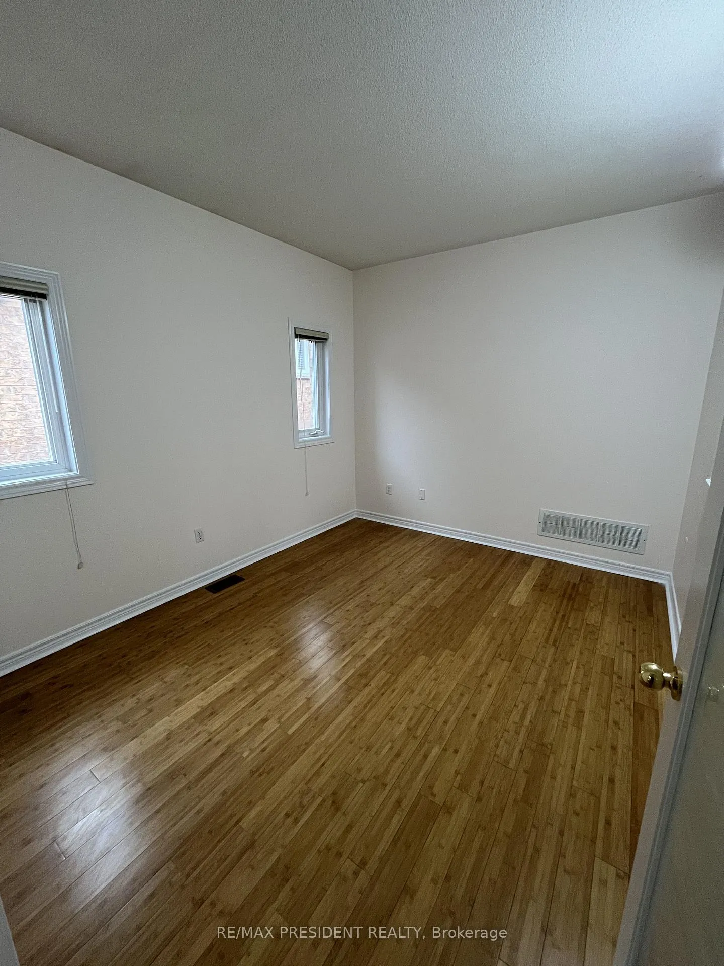 Photo 8 of 9 Denim Drive, Brampton, Bram East — HOMEH