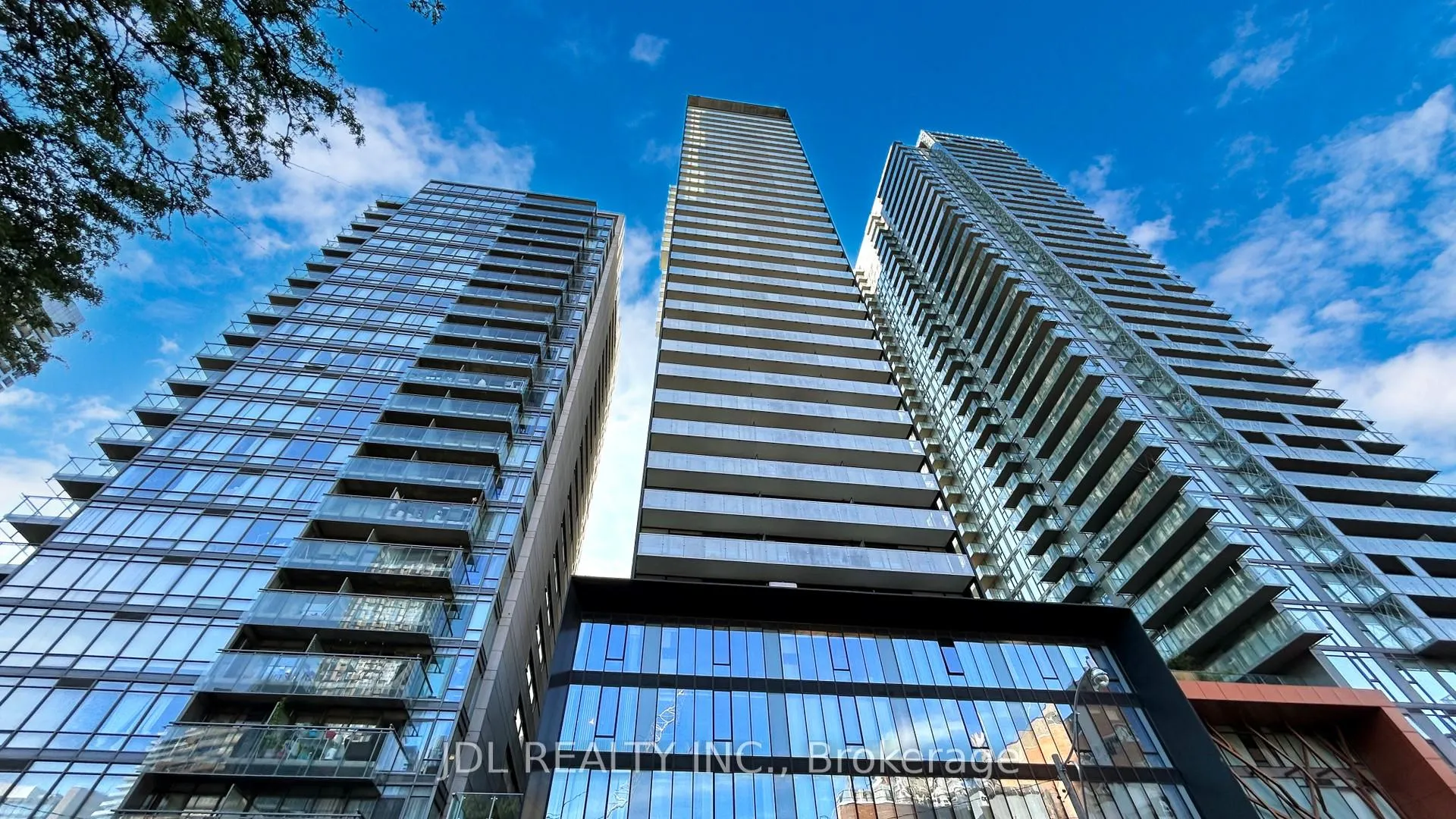 Front of Unit 2207, 28 Wellesley Street E
