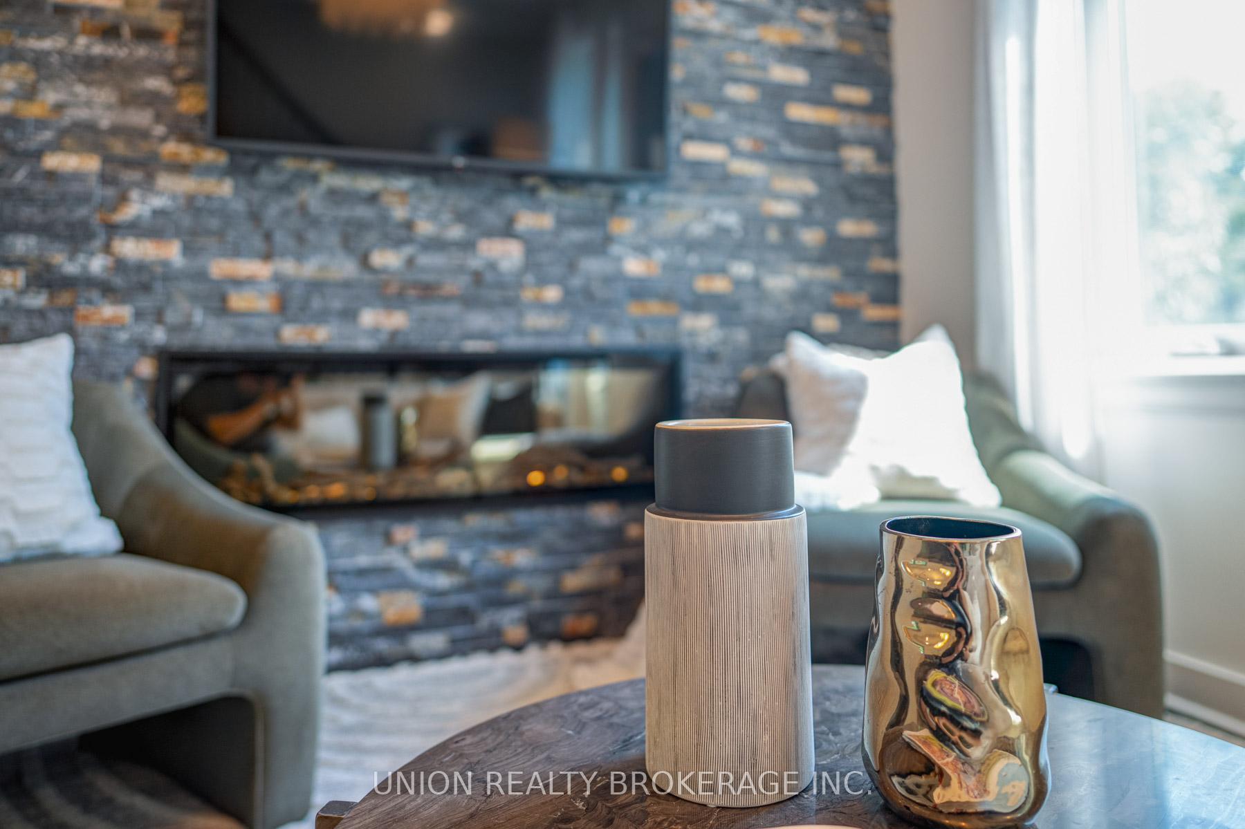 Photo 5 of 412 Coxwell Avenue, Toronto, Greenwood-Coxwell — HOMEH