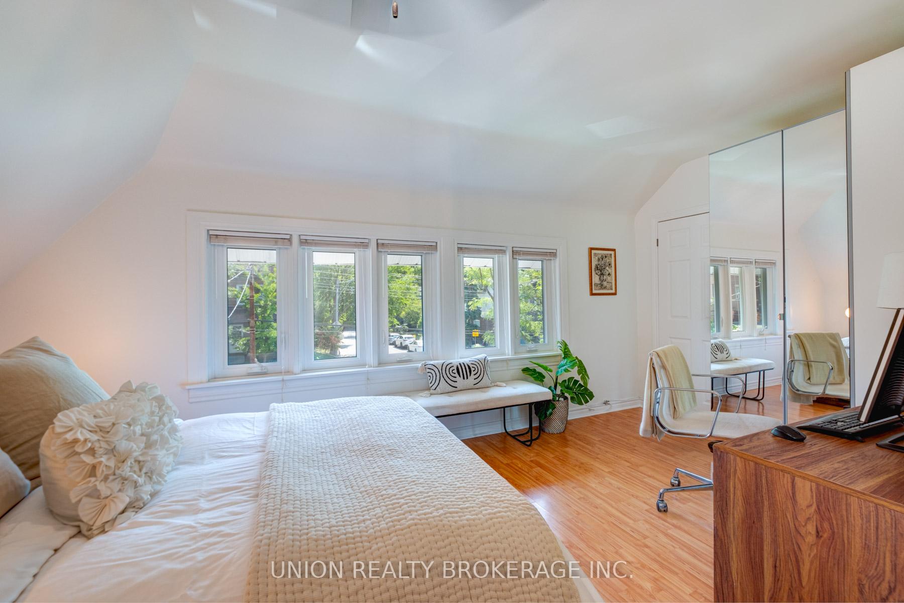 Photo 15 of 412 Coxwell Avenue, Toronto, Greenwood-Coxwell — HOMEH