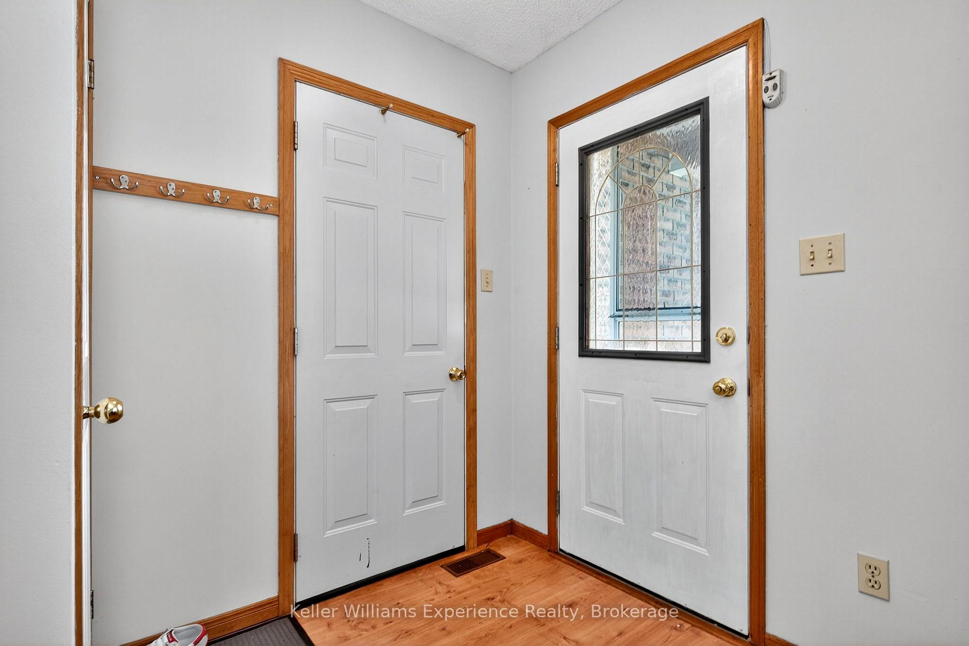 Photo 5 of 308 Assiniboia Street, Tay, Port McNicoll — HOMEH
