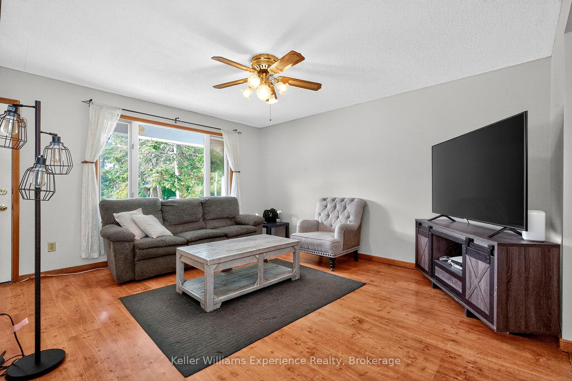 Photo 9 of 308 Assiniboia Street, Tay, Port McNicoll — HOMEH
