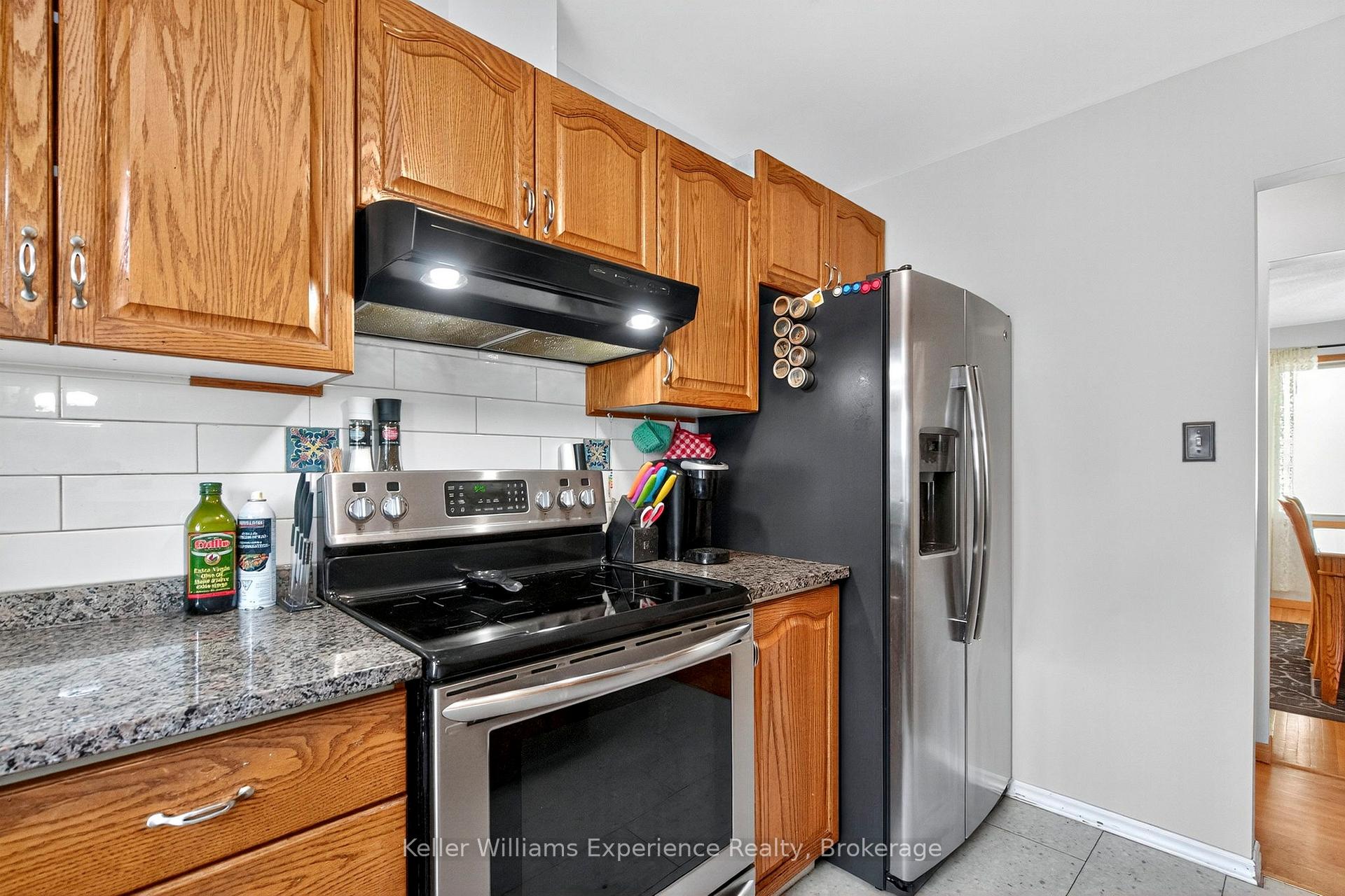 Photo 14 of 308 Assiniboia Street, Tay, Port McNicoll — HOMEH